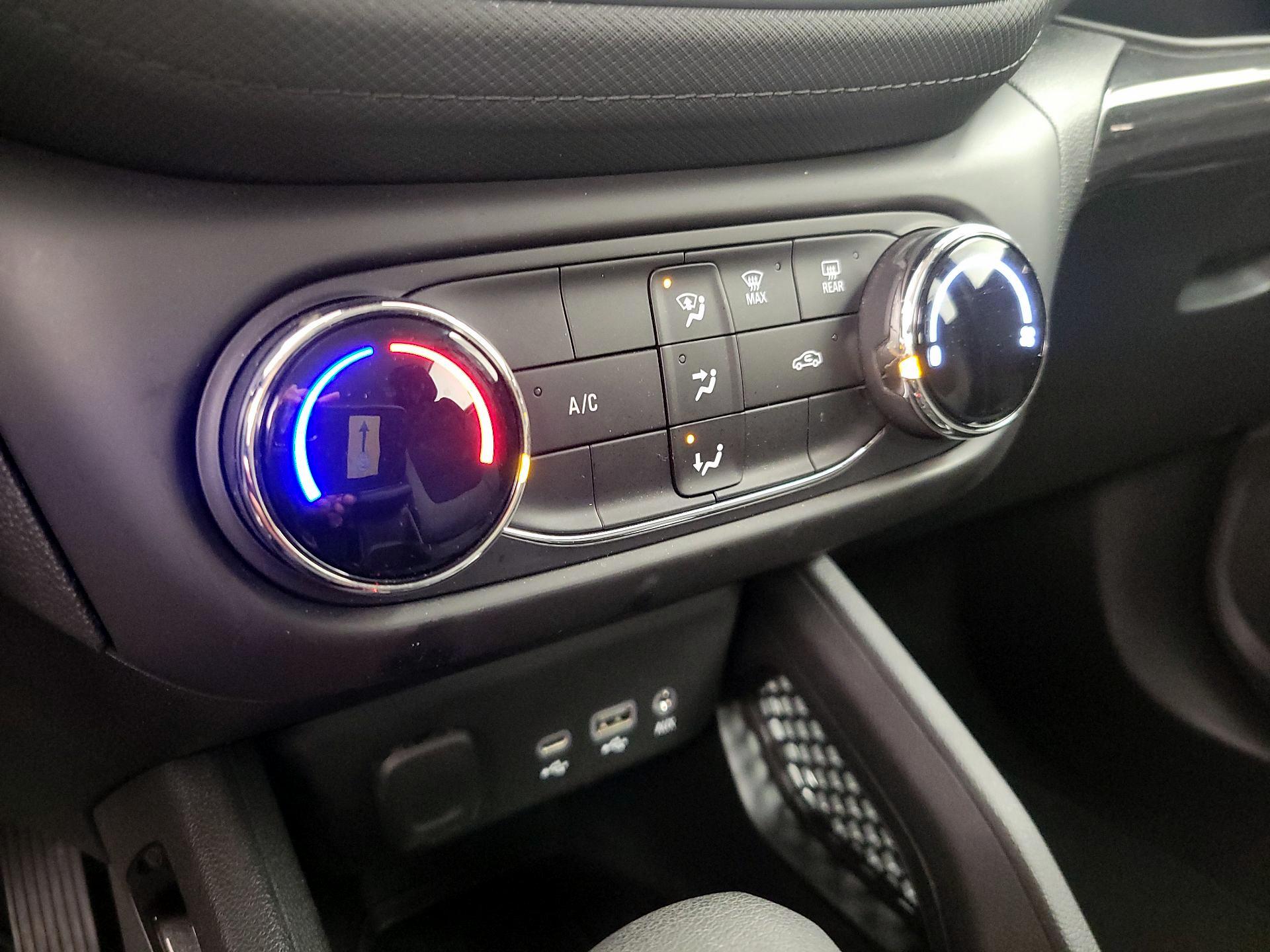 Thumbnail: 2023 Chevrolet TrailBlazer - 16