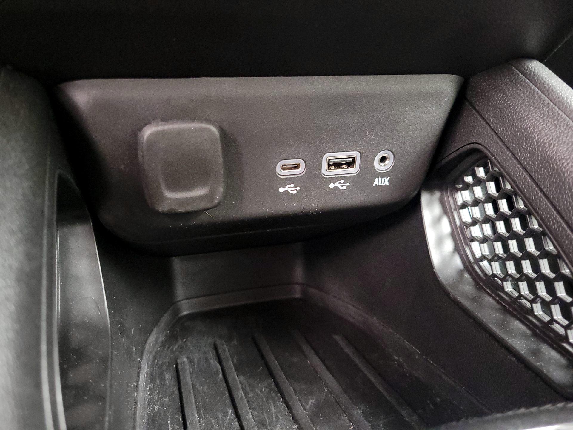 Thumbnail: 2023 Chevrolet TrailBlazer - 18