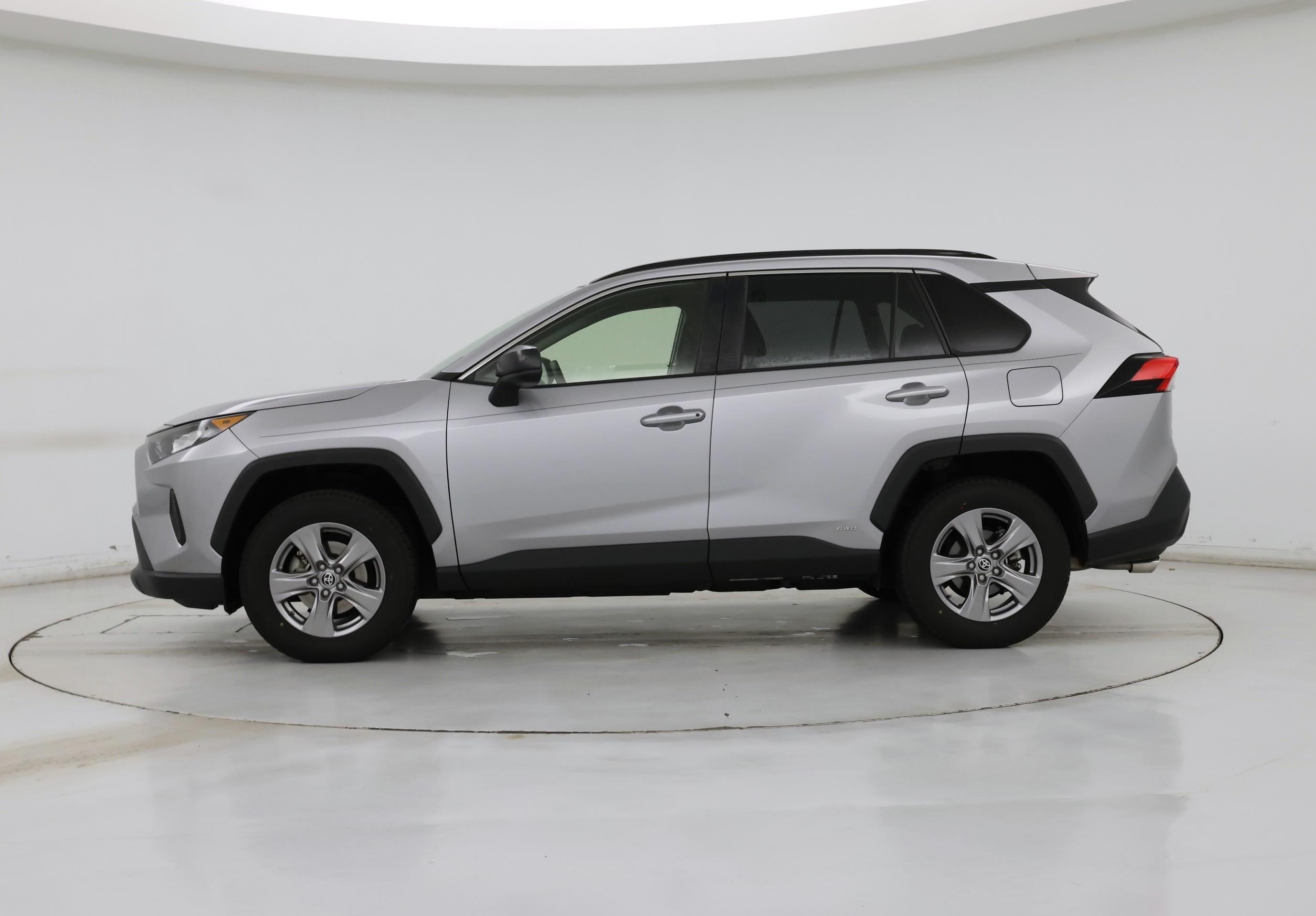 Thumbnail: 2022 Toyota RAV4 - 3