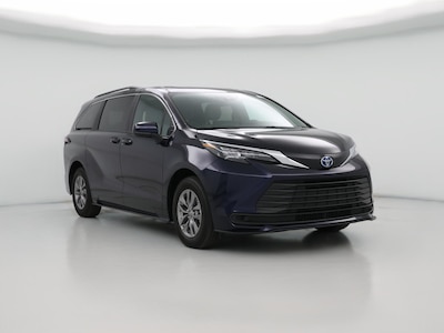2025 Toyota Sienna LE