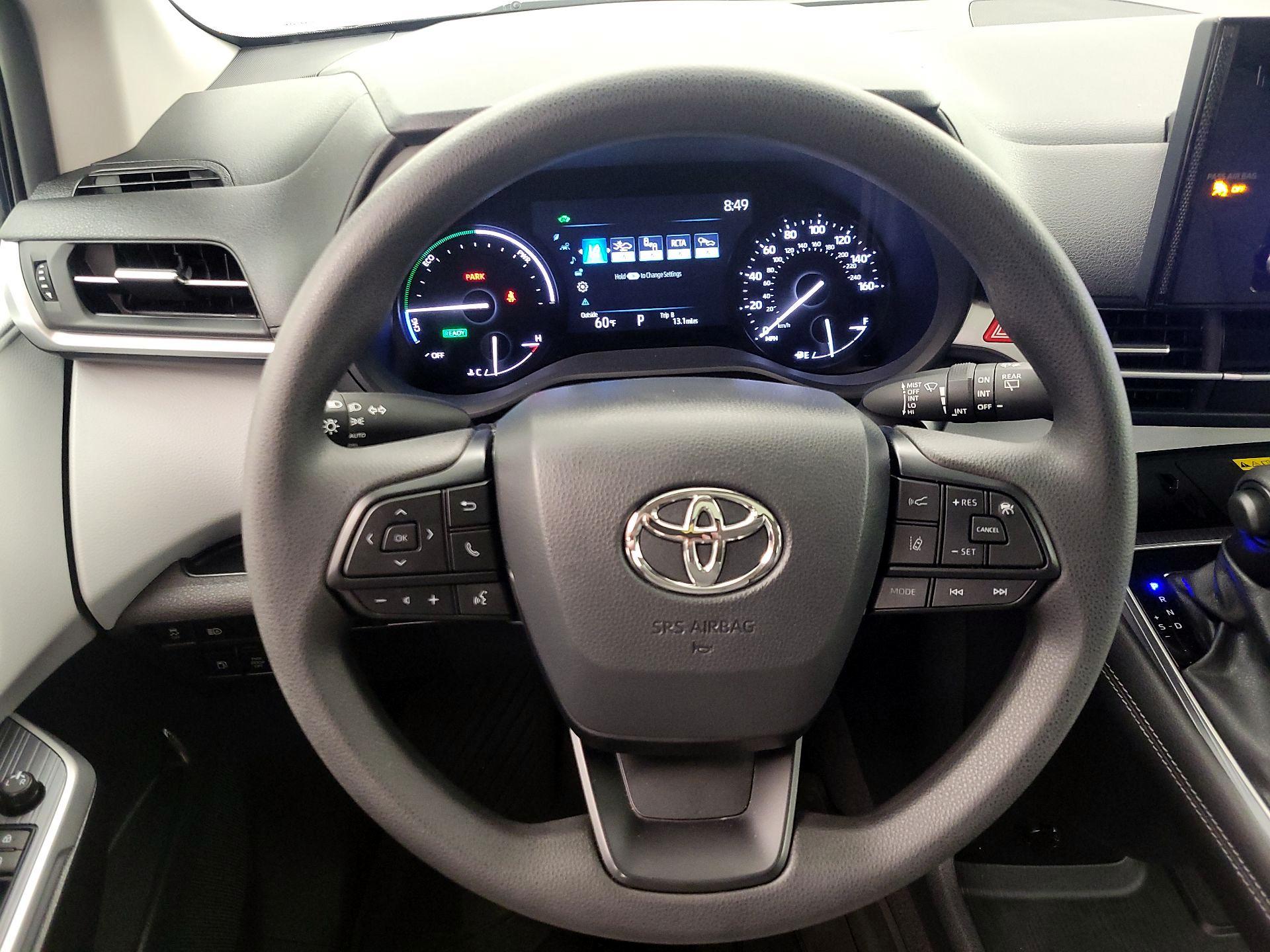 Thumbnail: 2025 Toyota Sienna - 10