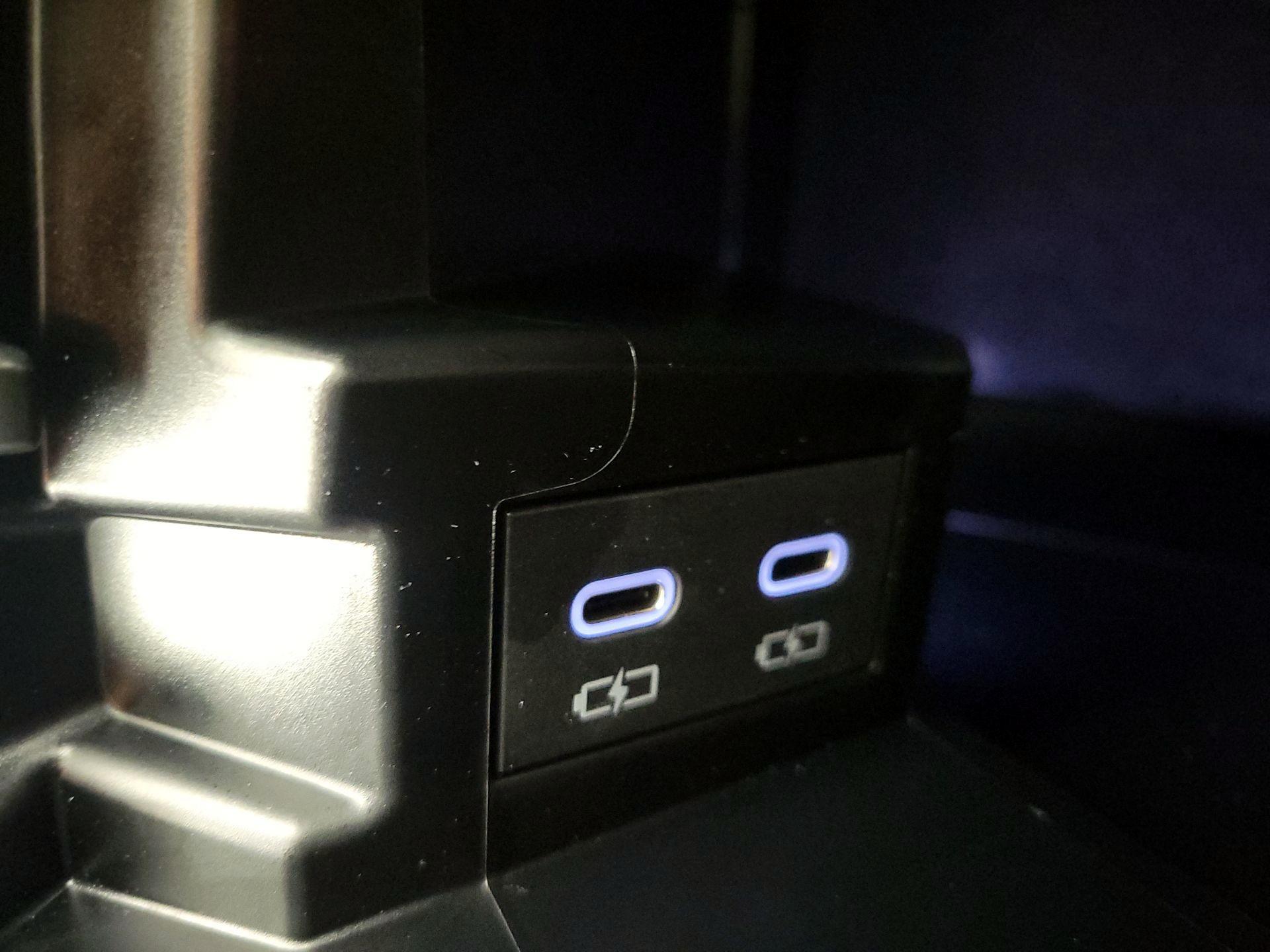 Thumbnail: 2025 Toyota Sienna - 18