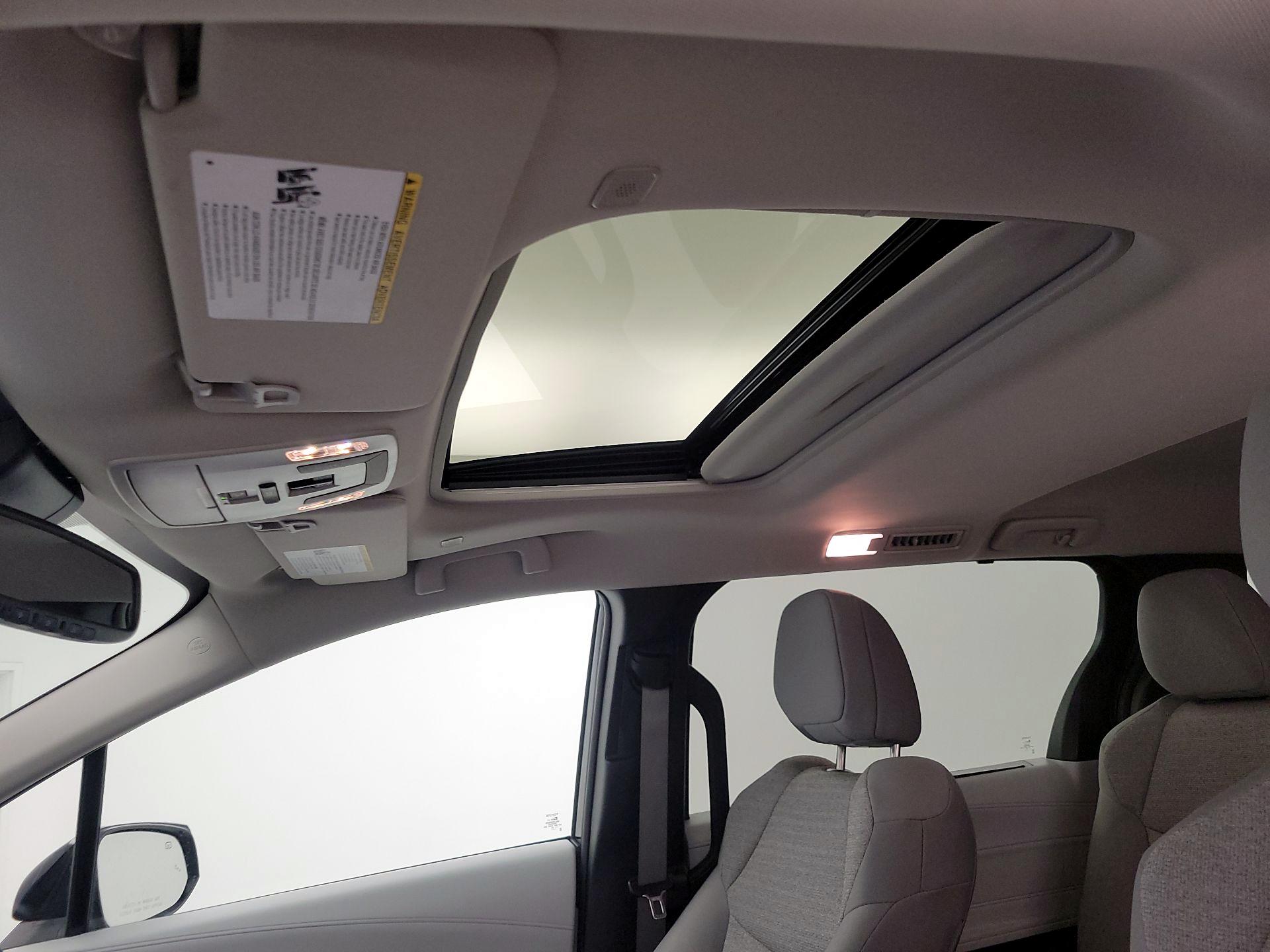 Thumbnail: 2025 Toyota Sienna - 19