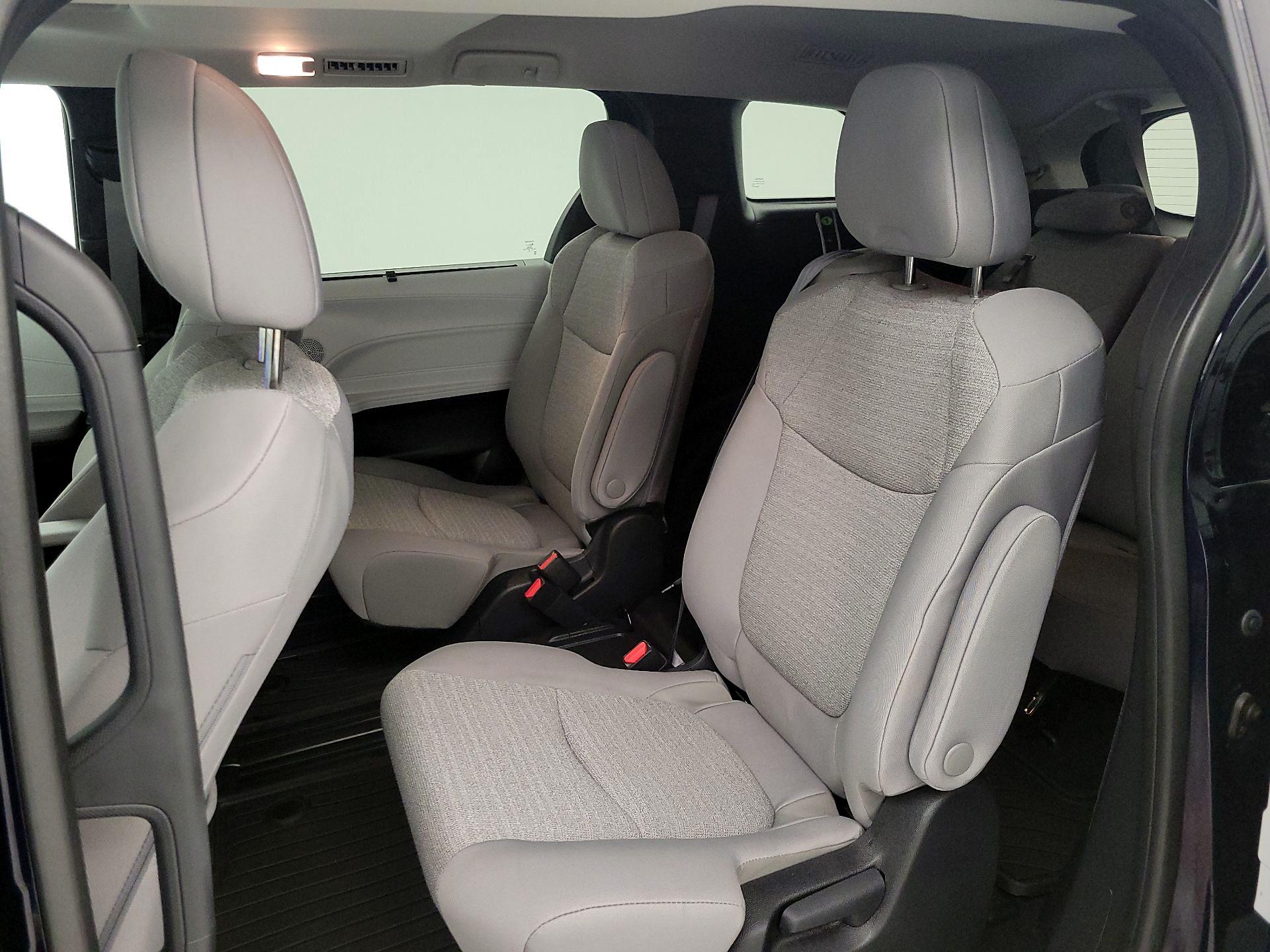 Thumbnail: 2025 Toyota Sienna - 20