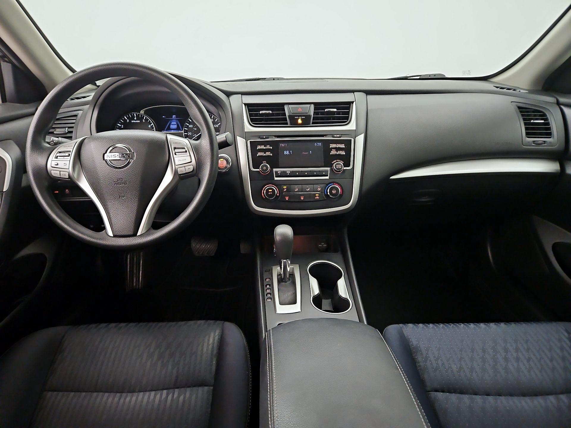 Thumbnail: 2018 Nissan Altima - 9