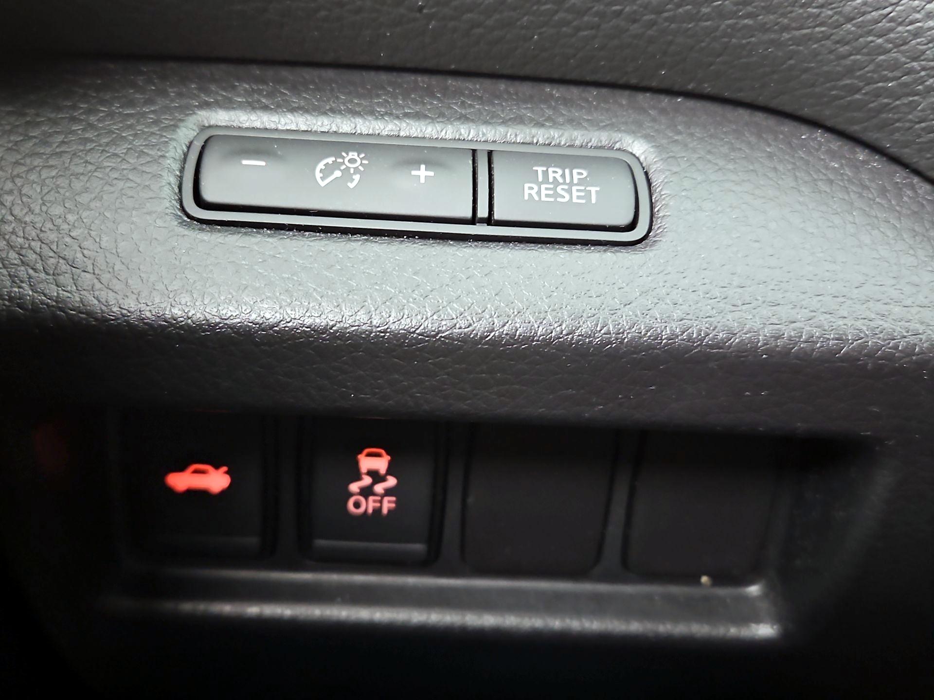 Thumbnail: 2018 Nissan Altima - 13