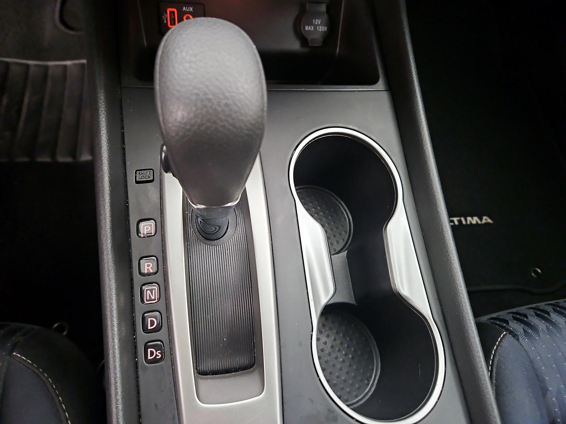 Thumbnail: 2018 Nissan Altima - 17