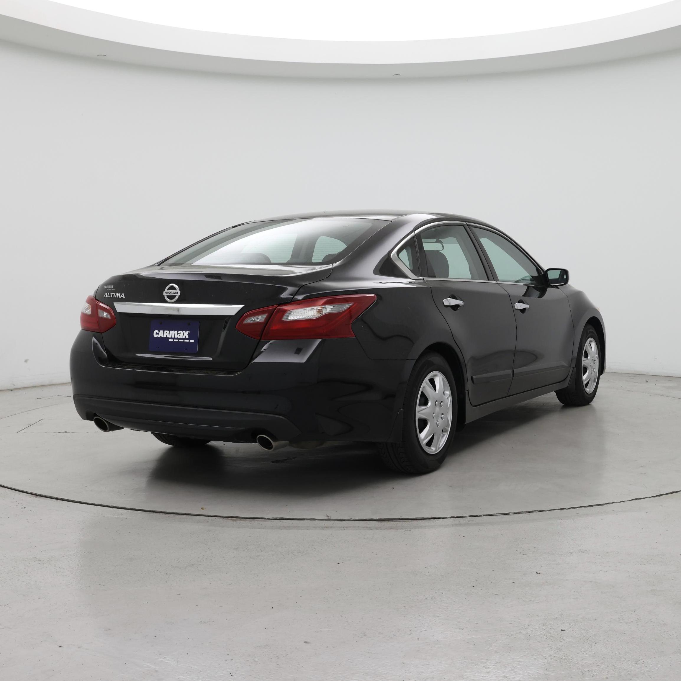 Thumbnail: 2018 Nissan Altima - 8