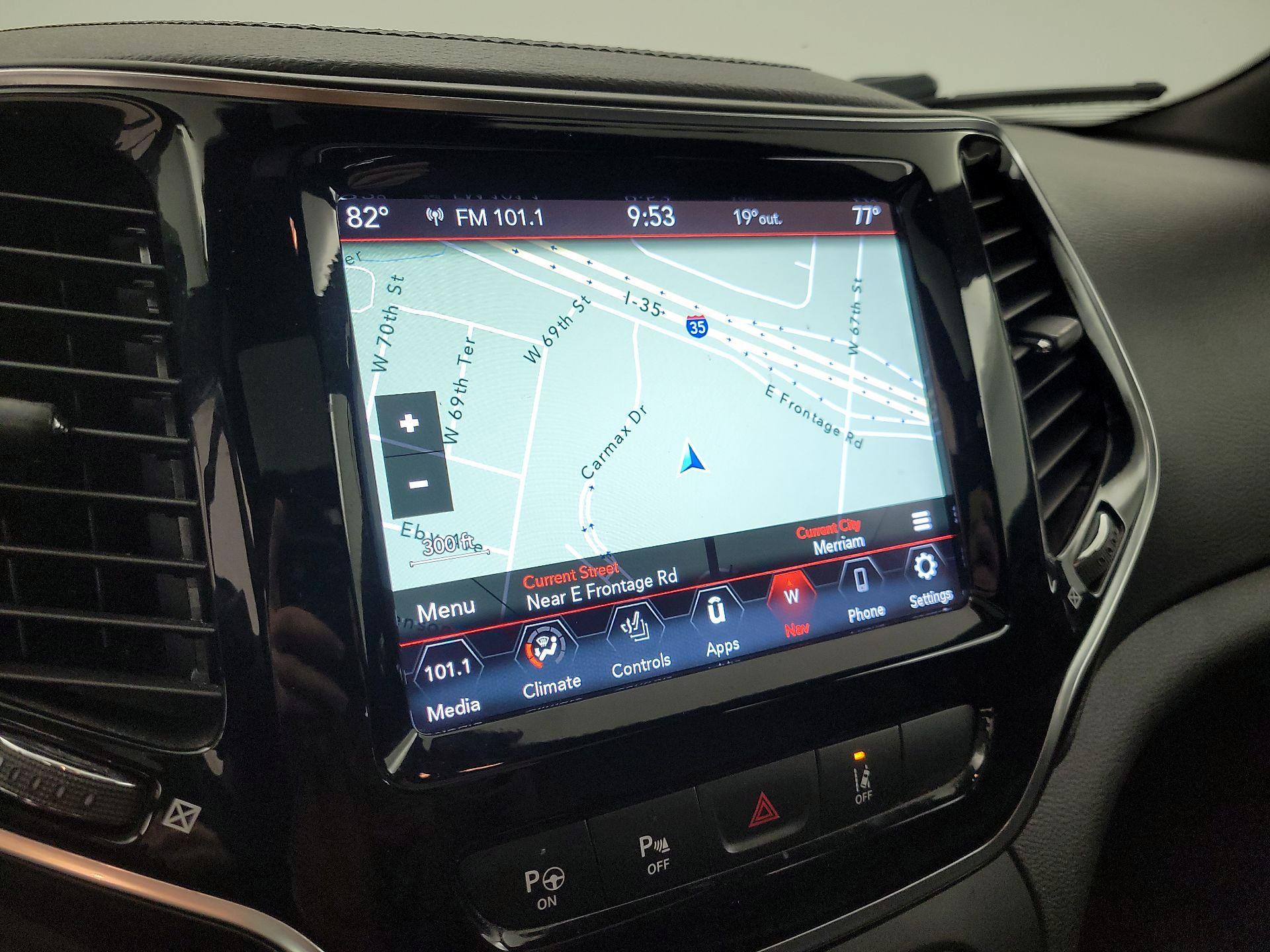 Thumbnail: 2021 Jeep Cherokee - 14