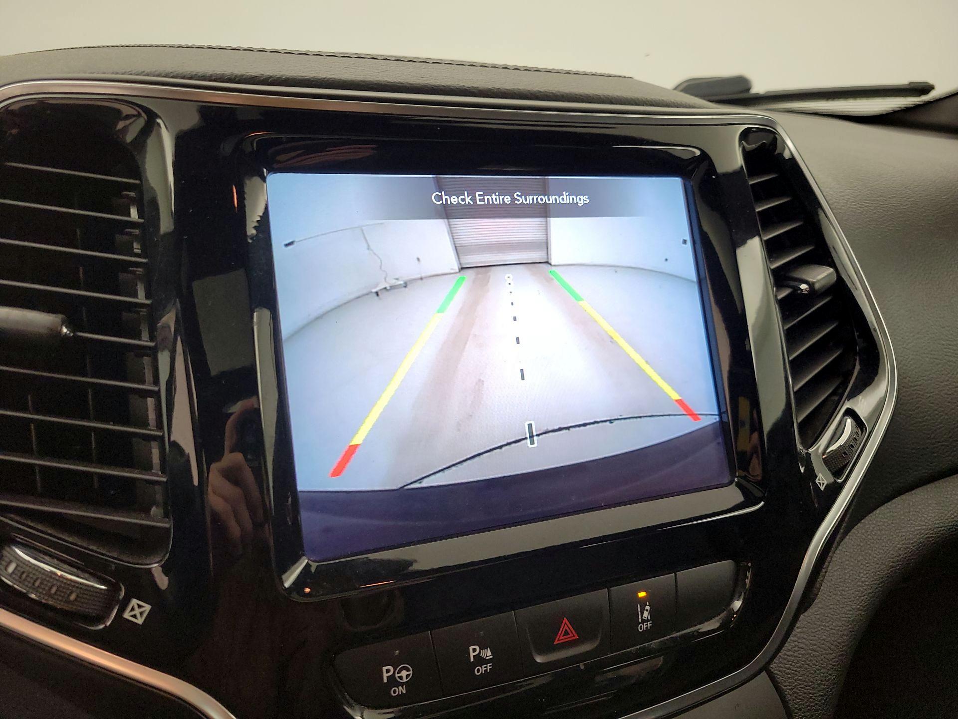 Thumbnail: 2021 Jeep Cherokee - 15