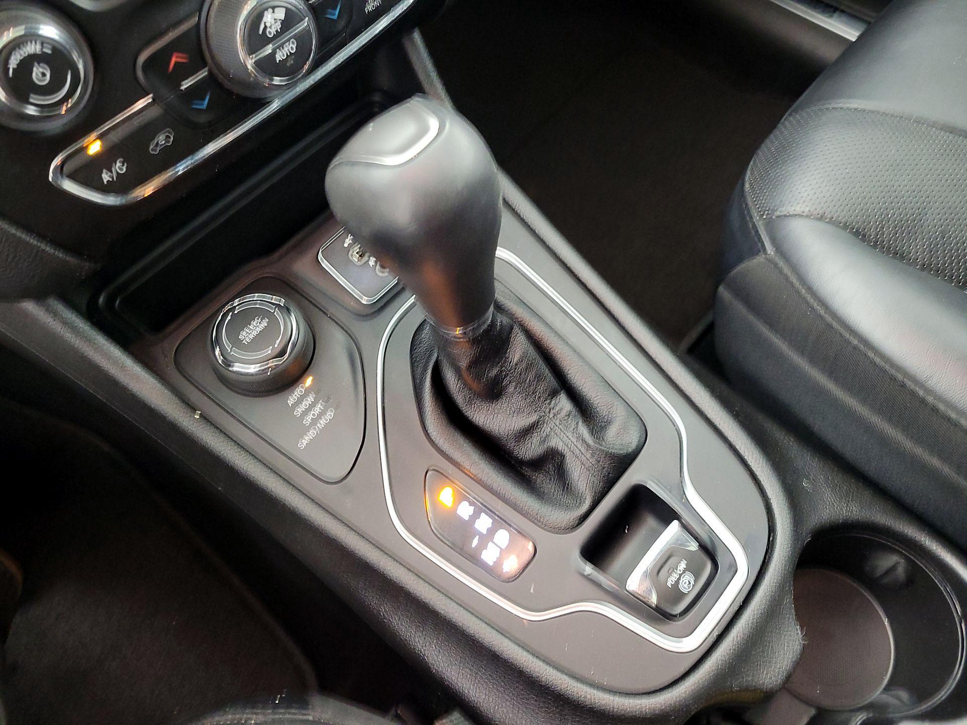 Thumbnail: 2021 Jeep Cherokee - 18