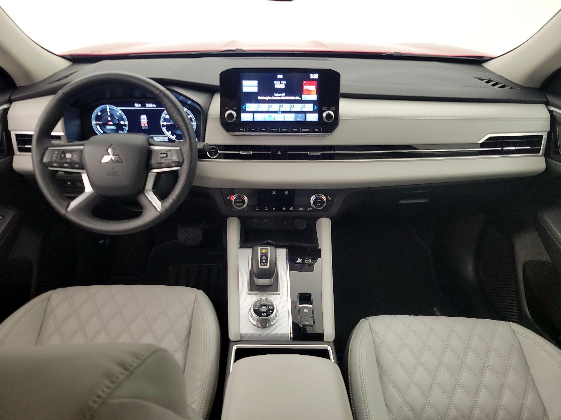 Thumbnail: 2023 Mitsubishi Outlander - 9