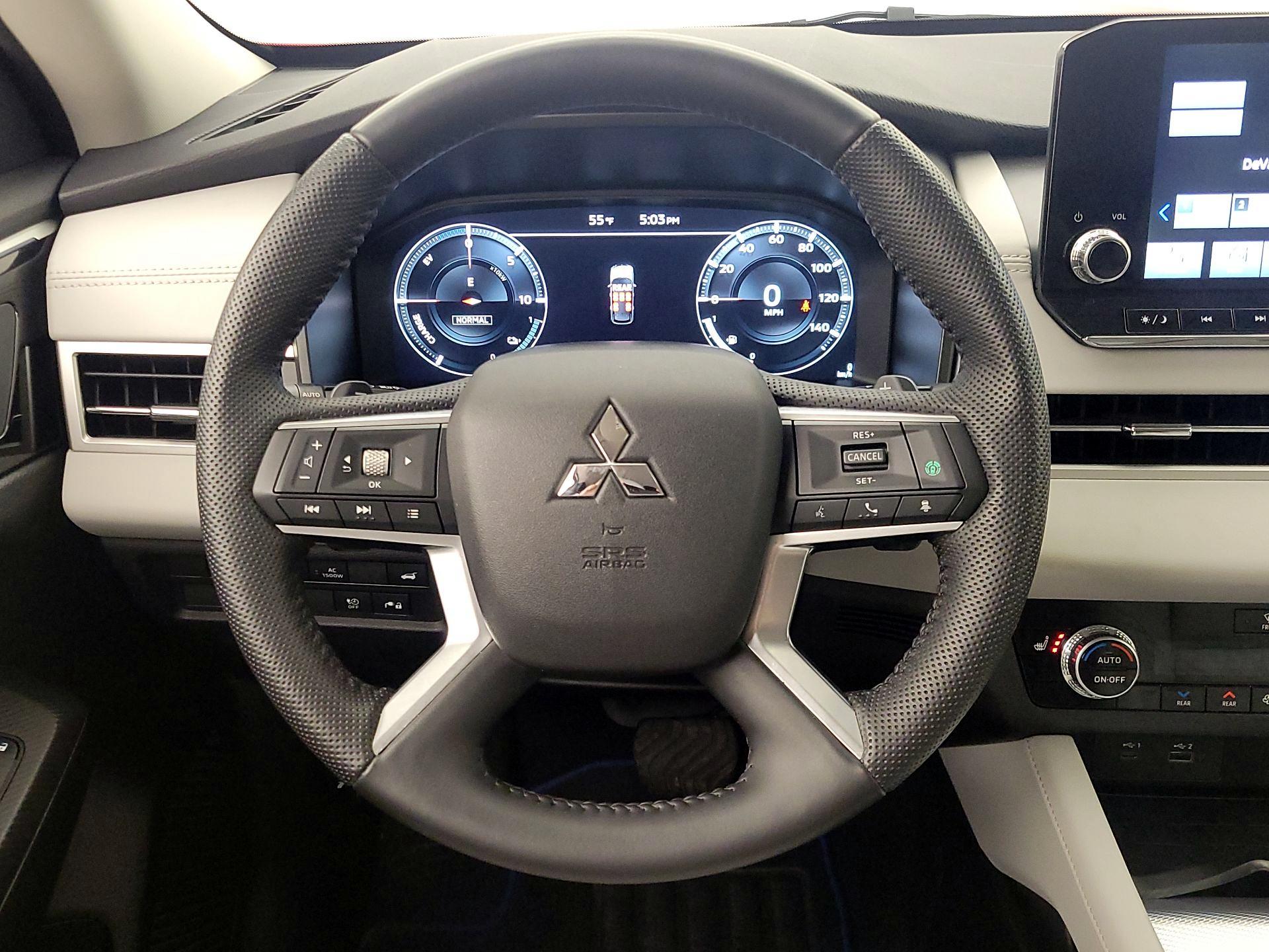 Thumbnail: 2023 Mitsubishi Outlander - 10