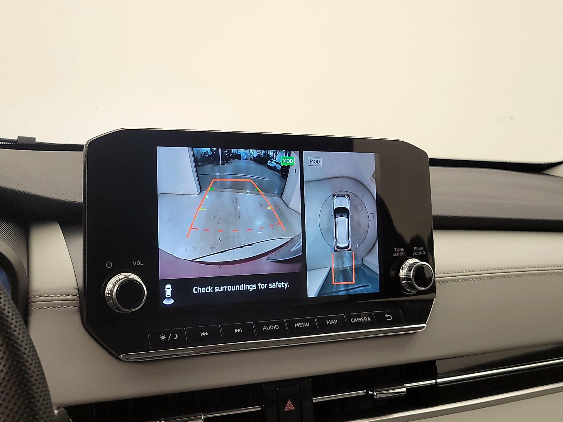 Thumbnail: 2023 Mitsubishi Outlander - 15