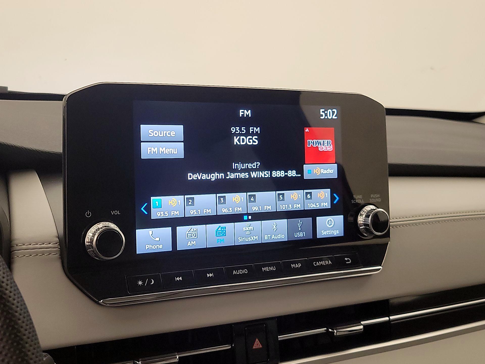 Thumbnail: 2023 Mitsubishi Outlander - 16