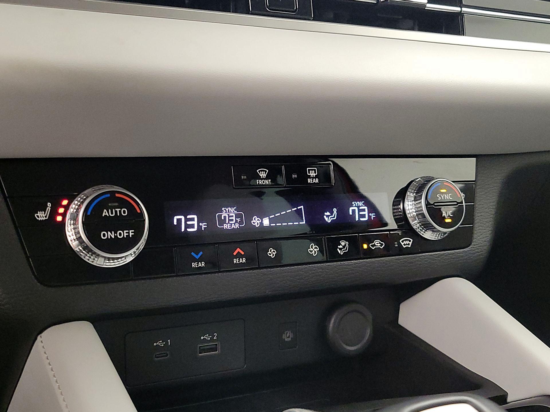 Thumbnail: 2023 Mitsubishi Outlander - 17