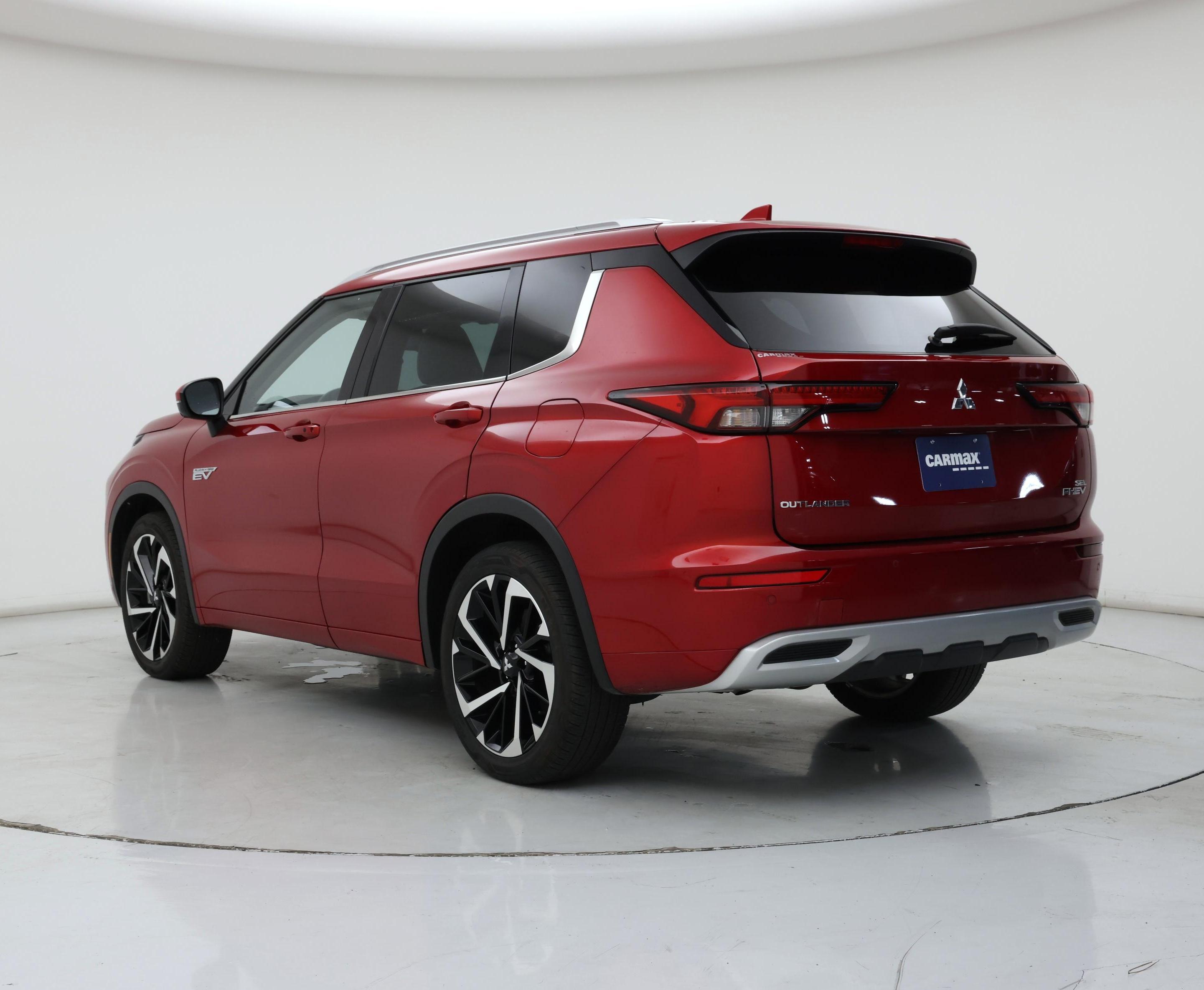 Thumbnail: 2023 Mitsubishi Outlander - 2