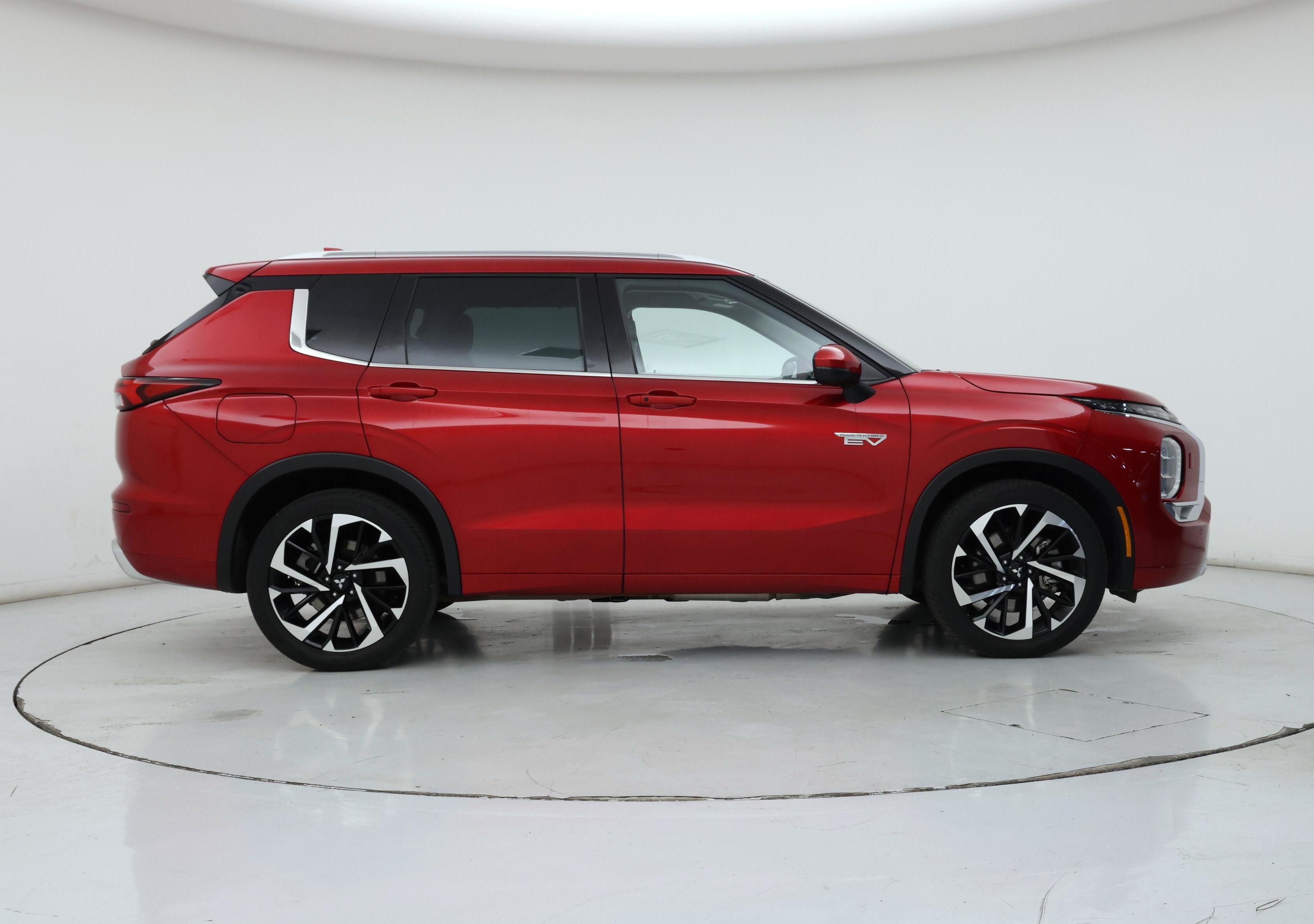 Thumbnail: 2023 Mitsubishi Outlander - 7