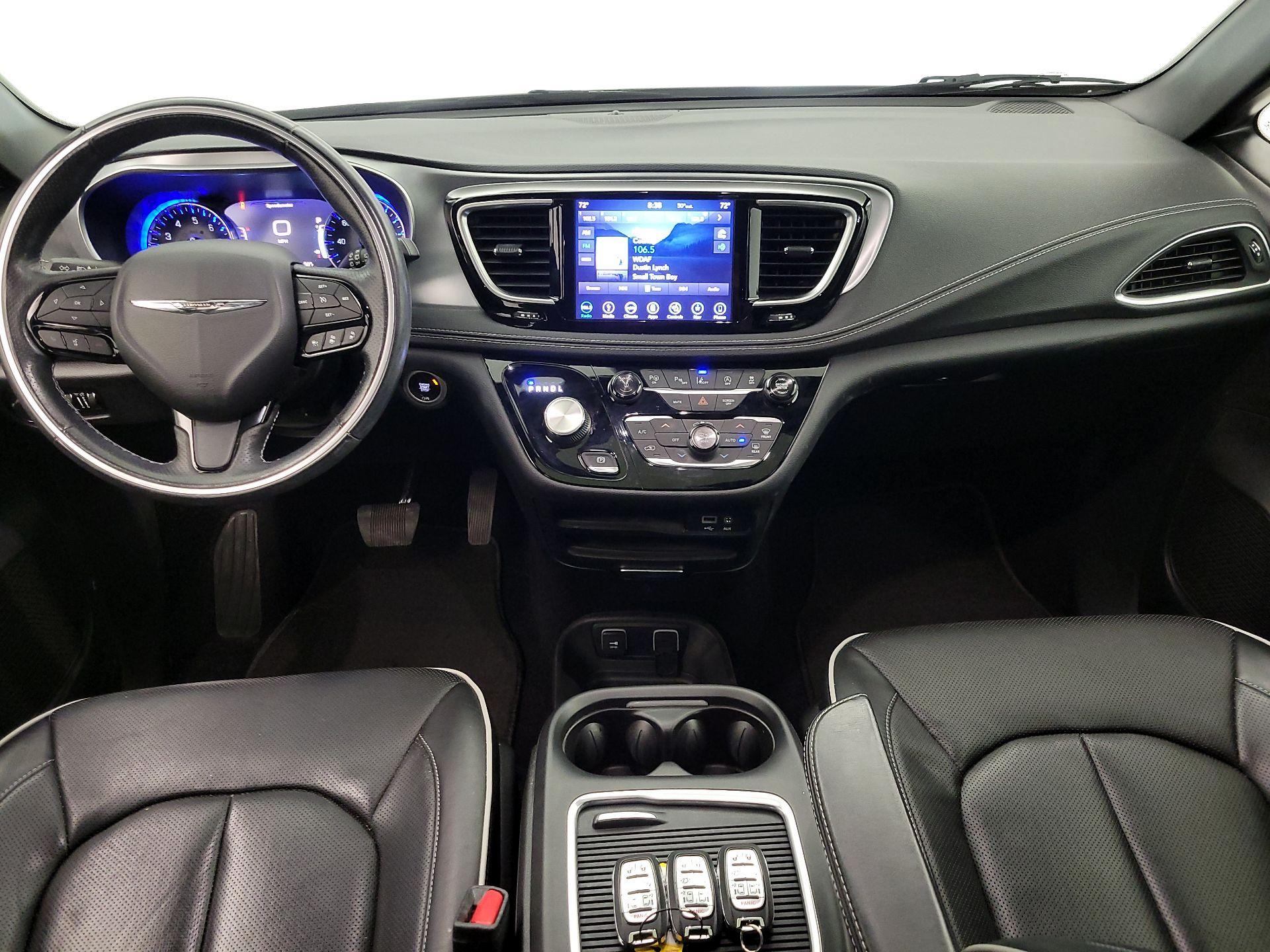 Thumbnail: 2019 Chrysler Pacifica - 9