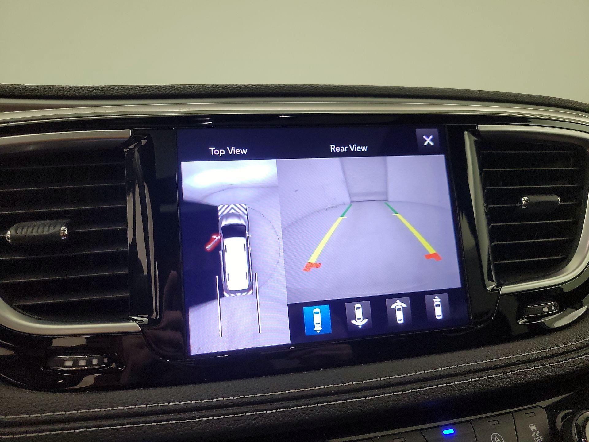 Thumbnail: 2019 Chrysler Pacifica - 14