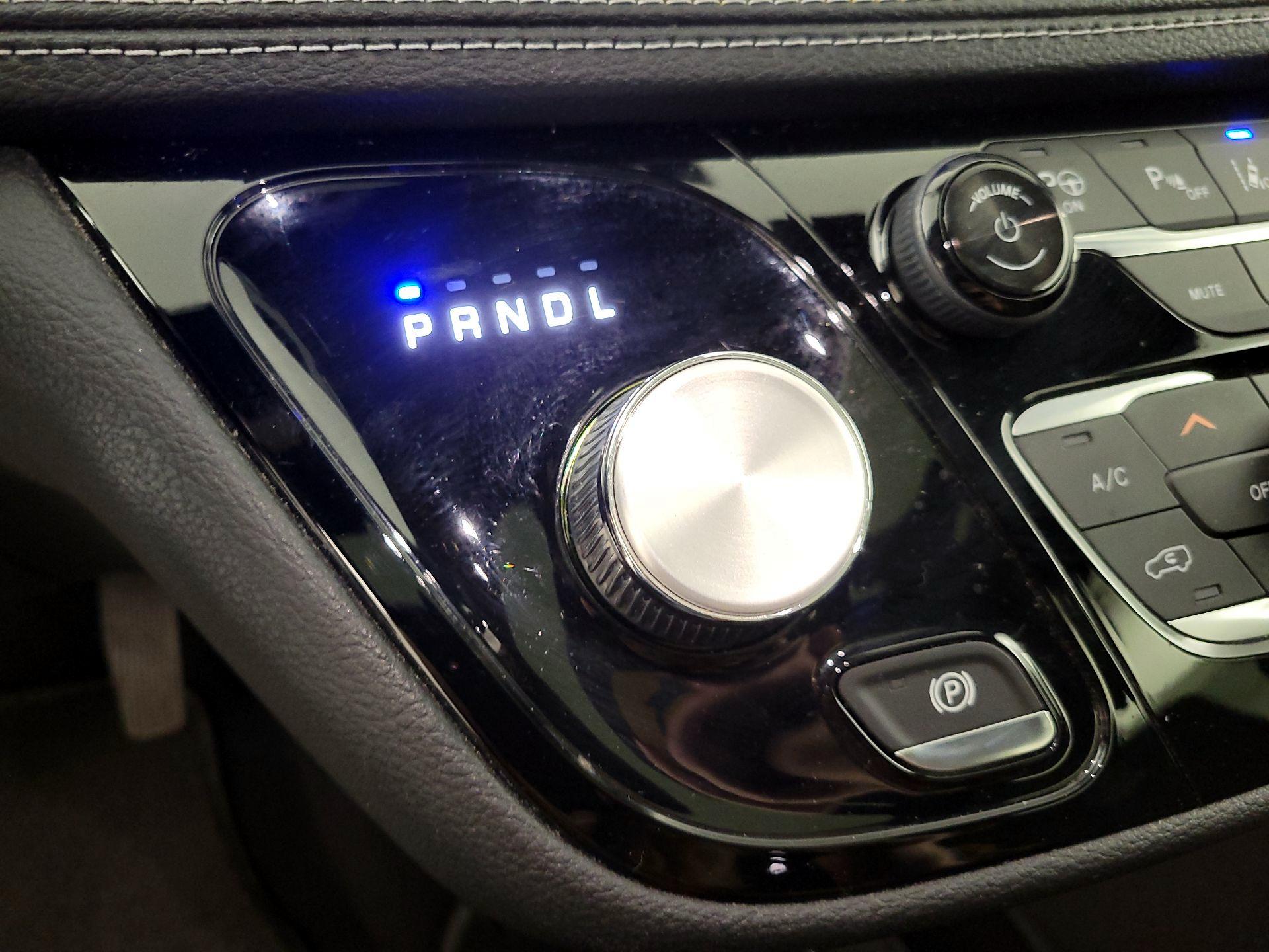 Thumbnail: 2019 Chrysler Pacifica - 17