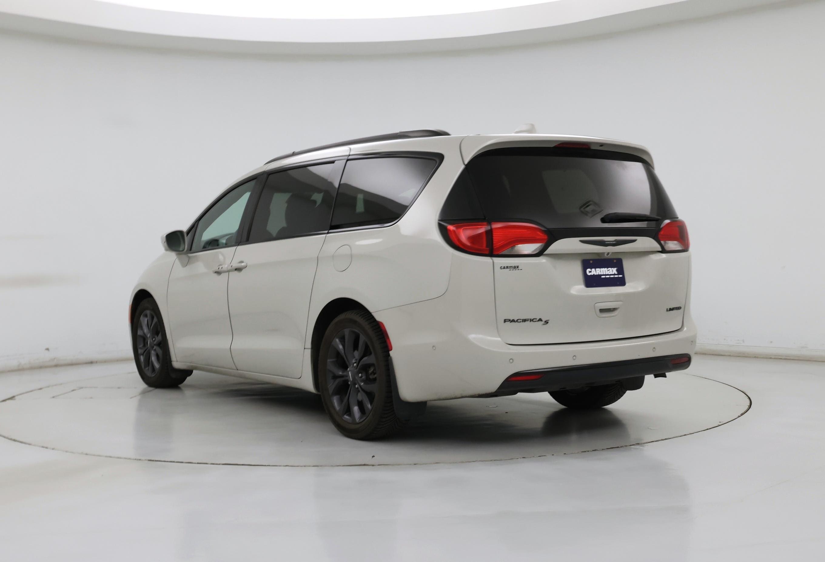 Thumbnail: 2019 Chrysler Pacifica - 2