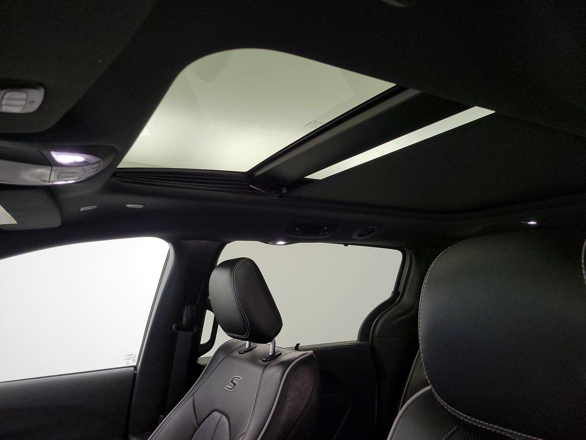 Thumbnail: 2019 Chrysler Pacifica - 19