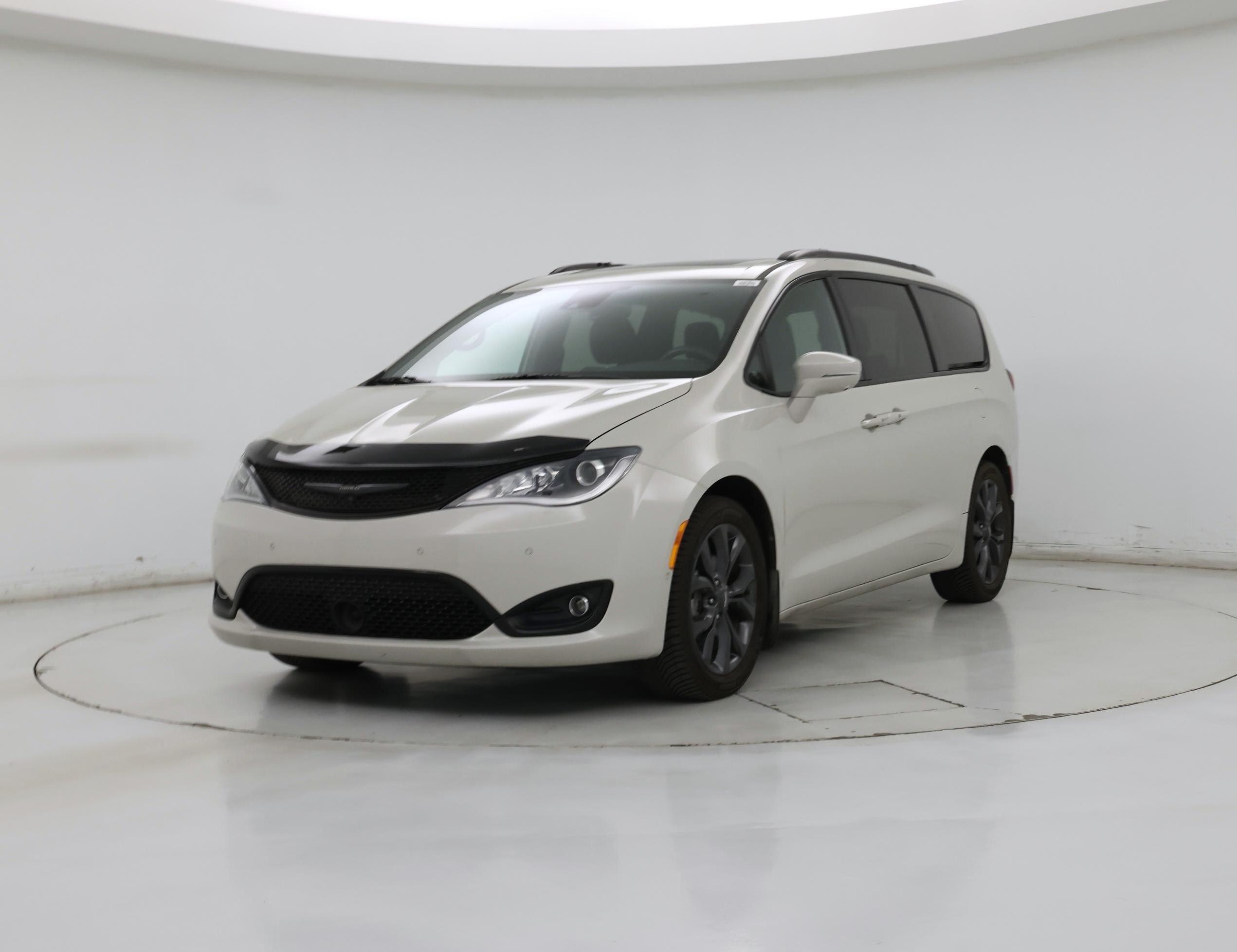 Thumbnail: 2019 Chrysler Pacifica - 4