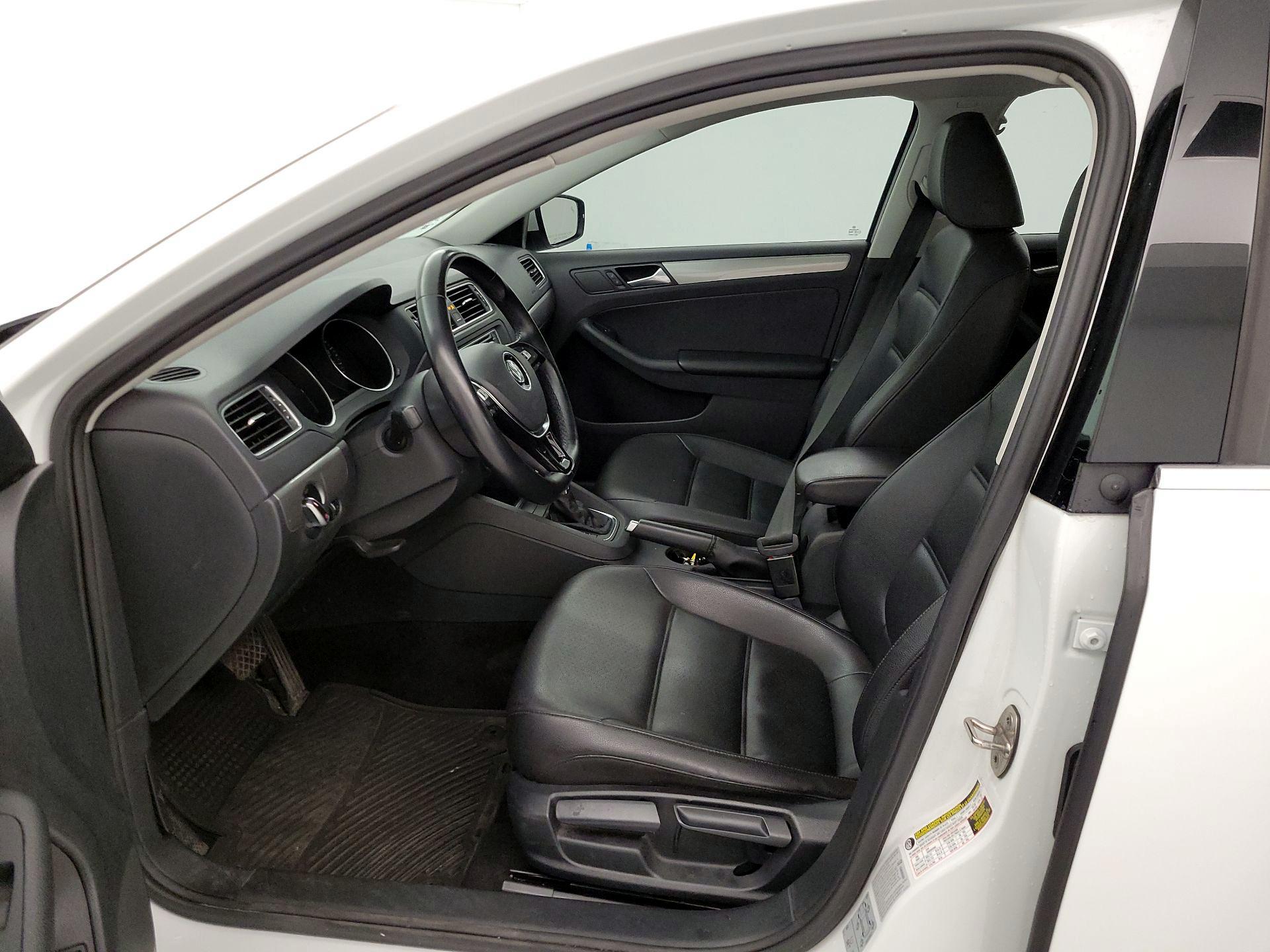 Thumbnail: 2017 Volkswagen Jetta - 11