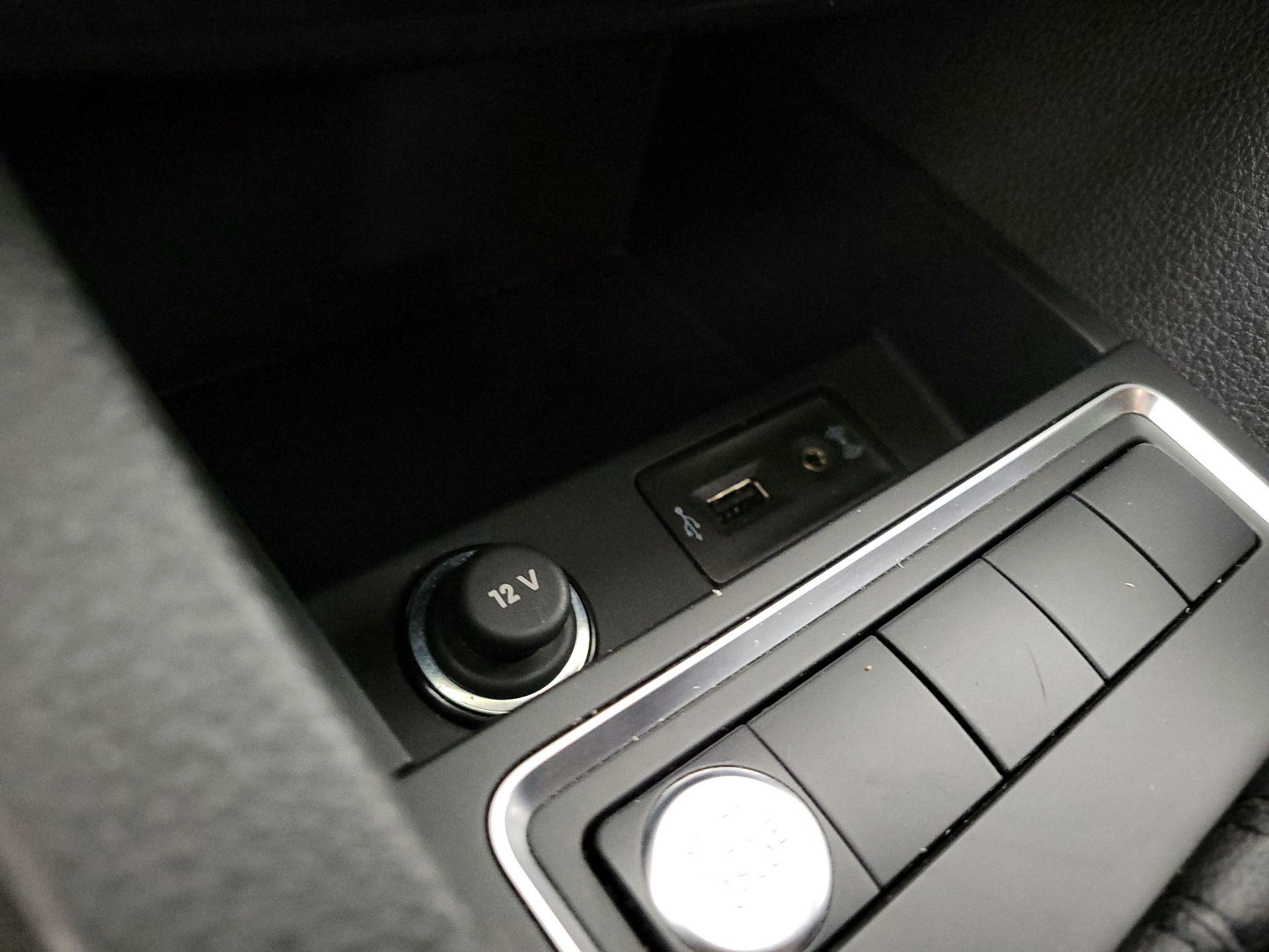 Thumbnail: 2017 Volkswagen Jetta - 18