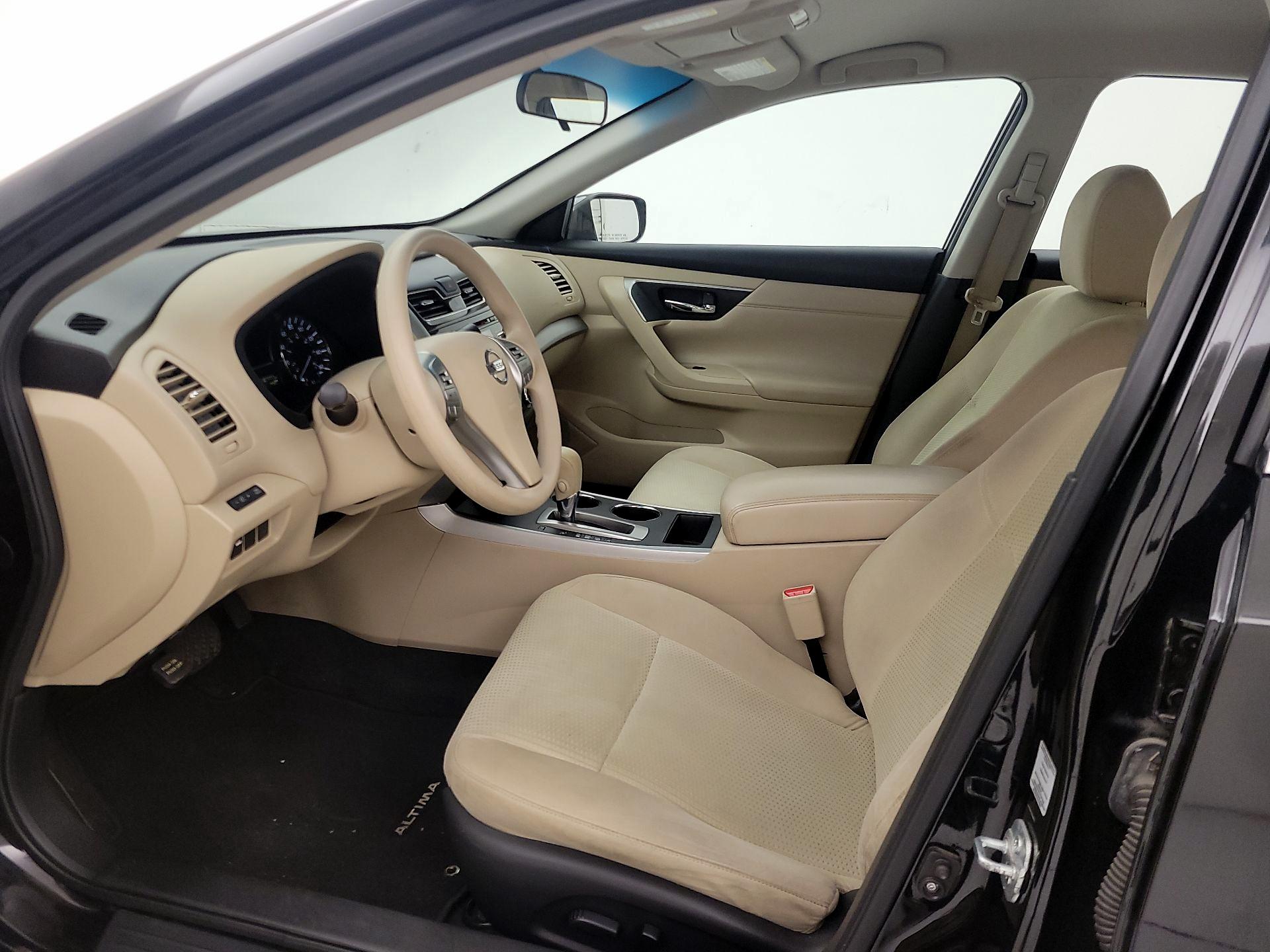 Thumbnail: 2015 Nissan Altima - 11