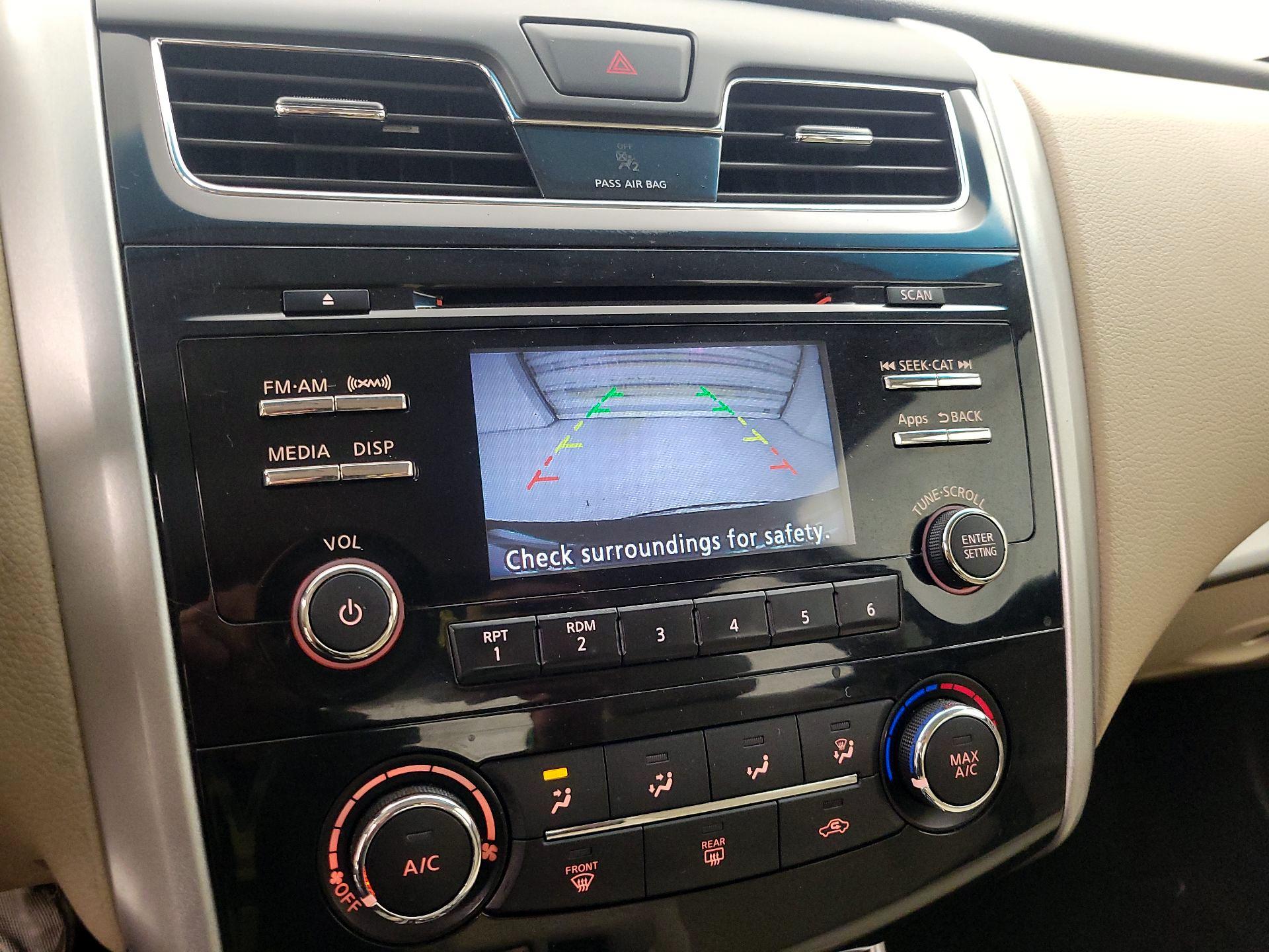 Thumbnail: 2015 Nissan Altima - 14