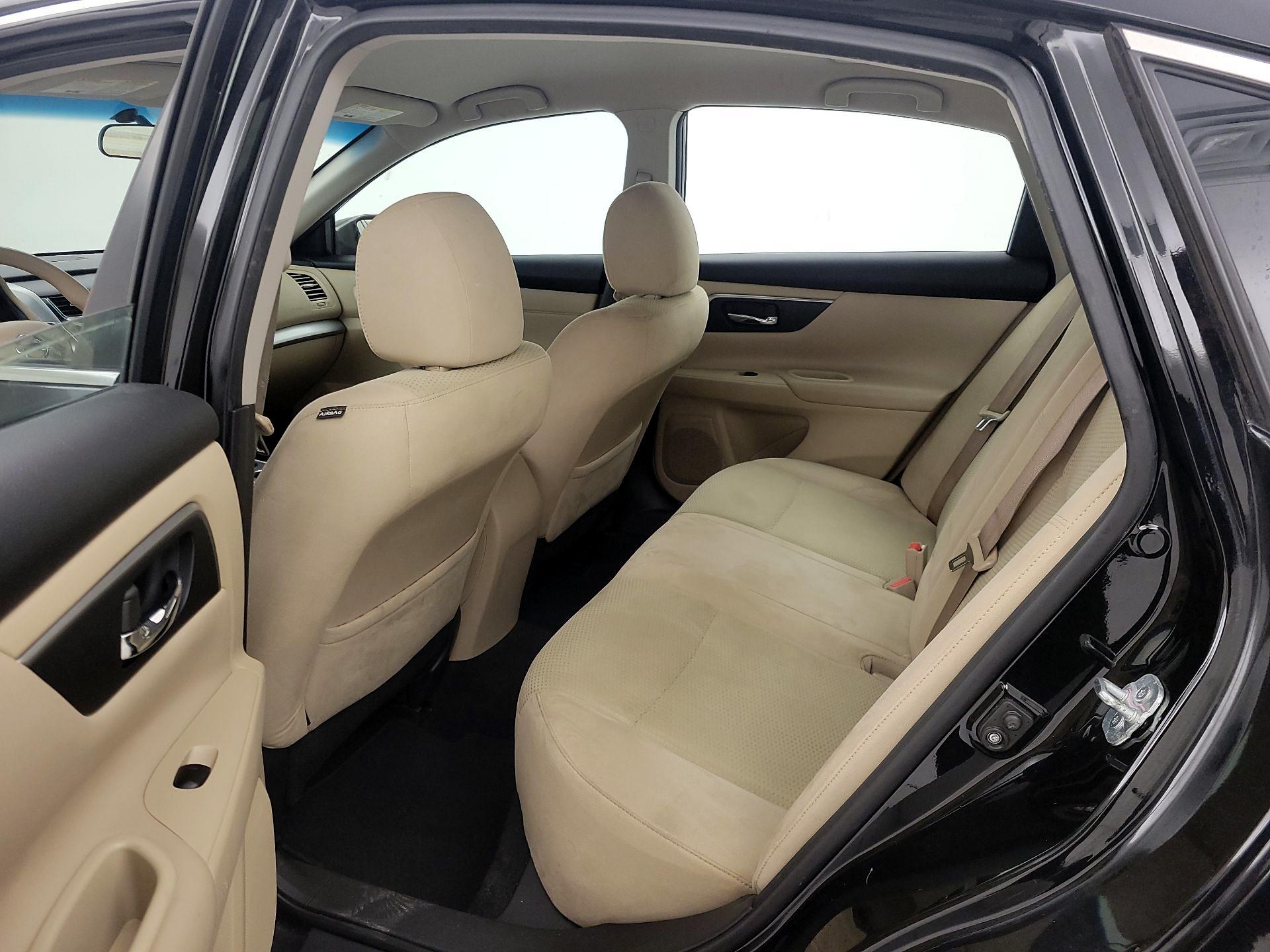 Thumbnail: 2015 Nissan Altima - 19