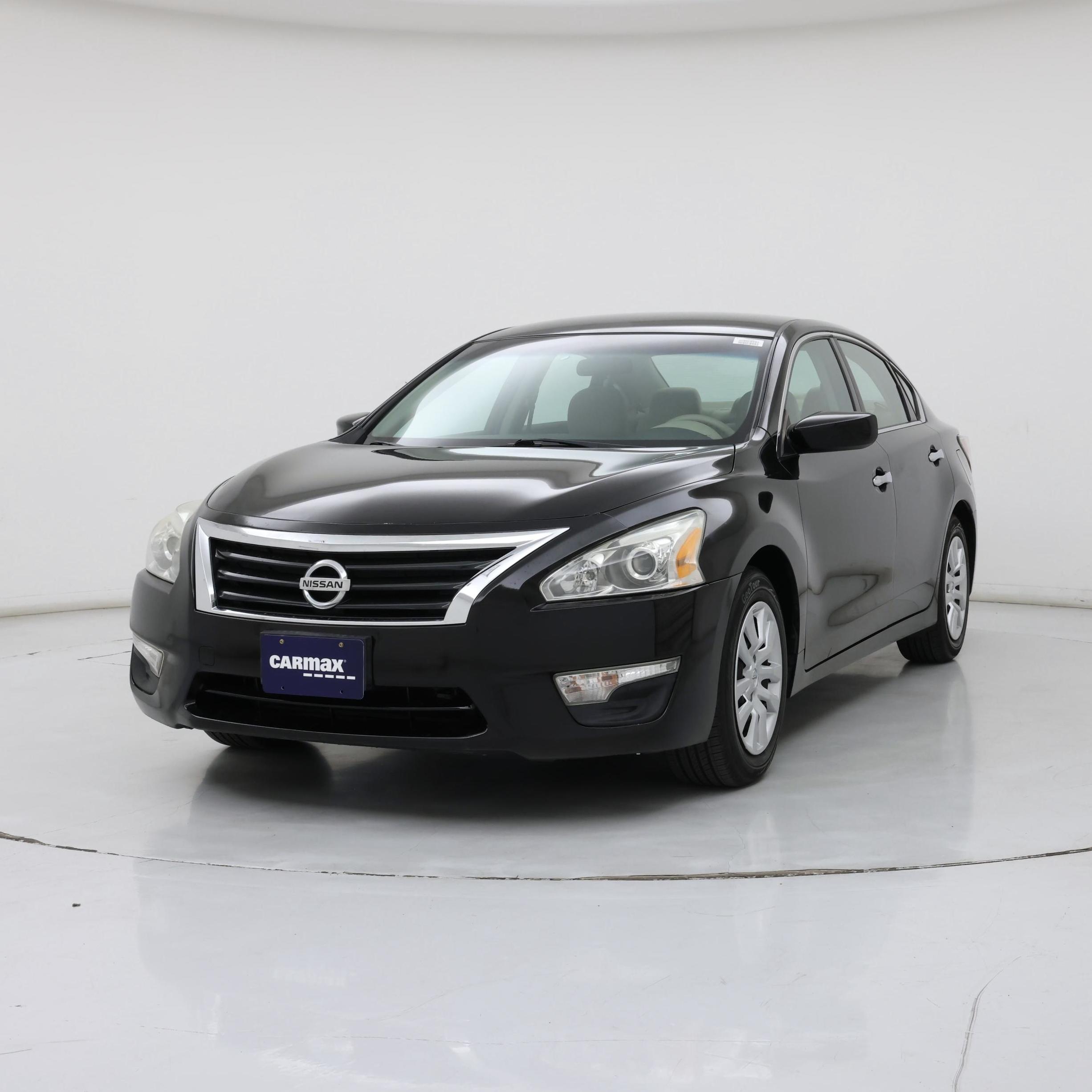 Thumbnail: 2015 Nissan Altima - 4