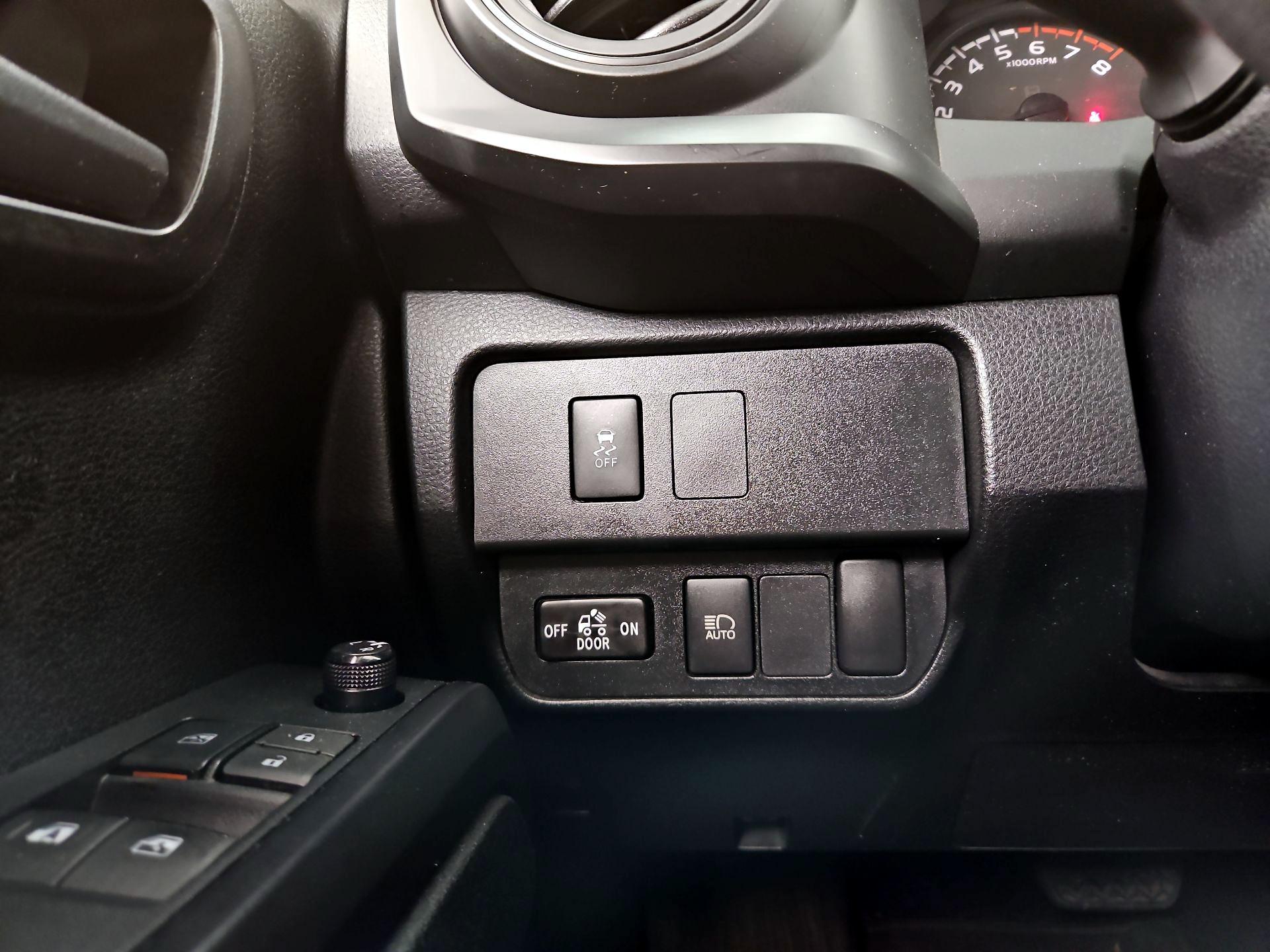 Thumbnail: 2022 Toyota Tacoma - 13