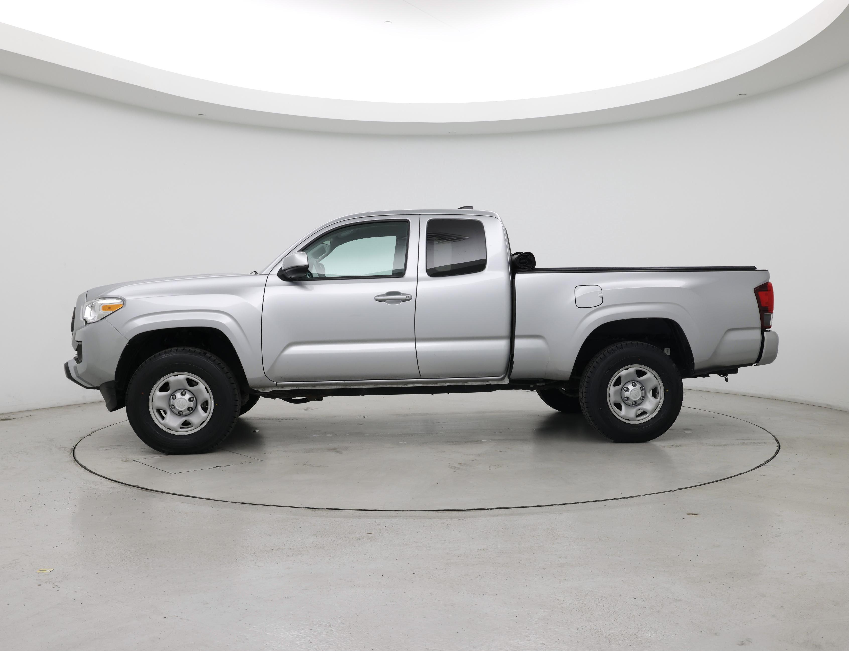 Thumbnail: 2022 Toyota Tacoma - 3