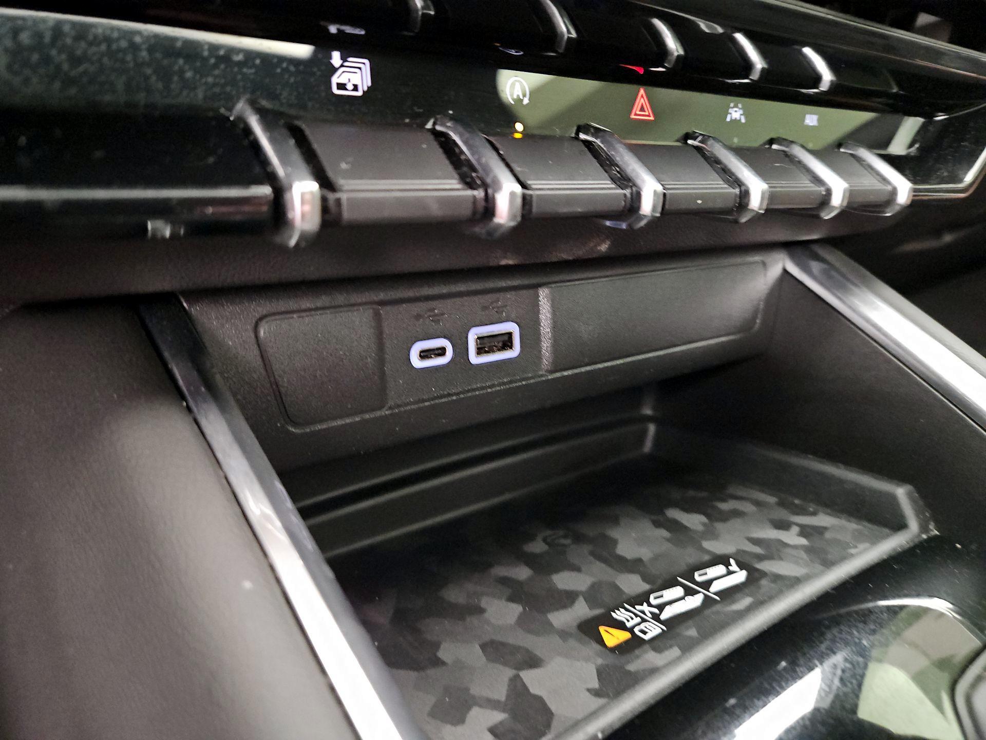 Thumbnail: 2025 GMC Canyon - 19