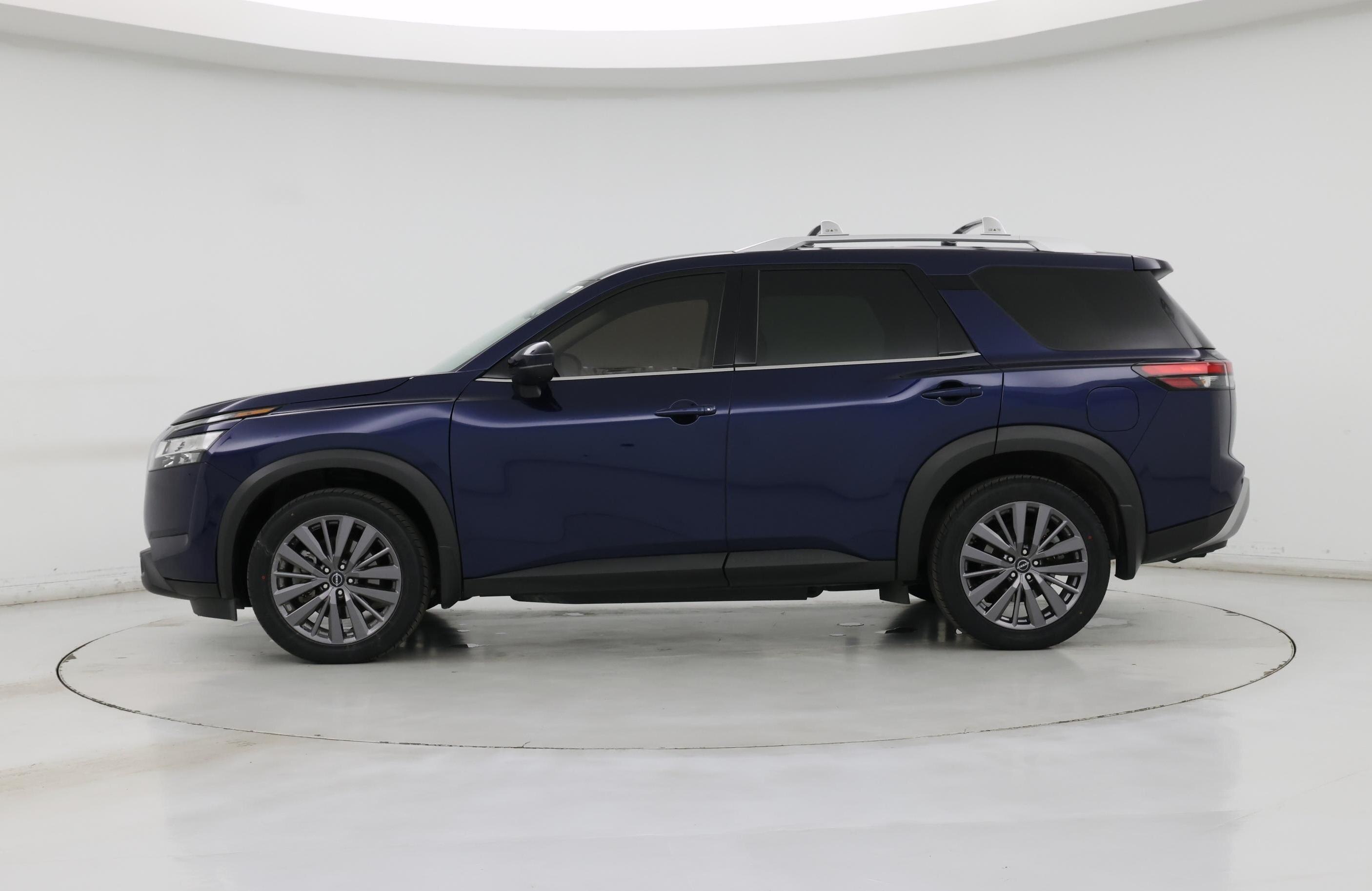 Thumbnail: 2023 Nissan Pathfinder - 3