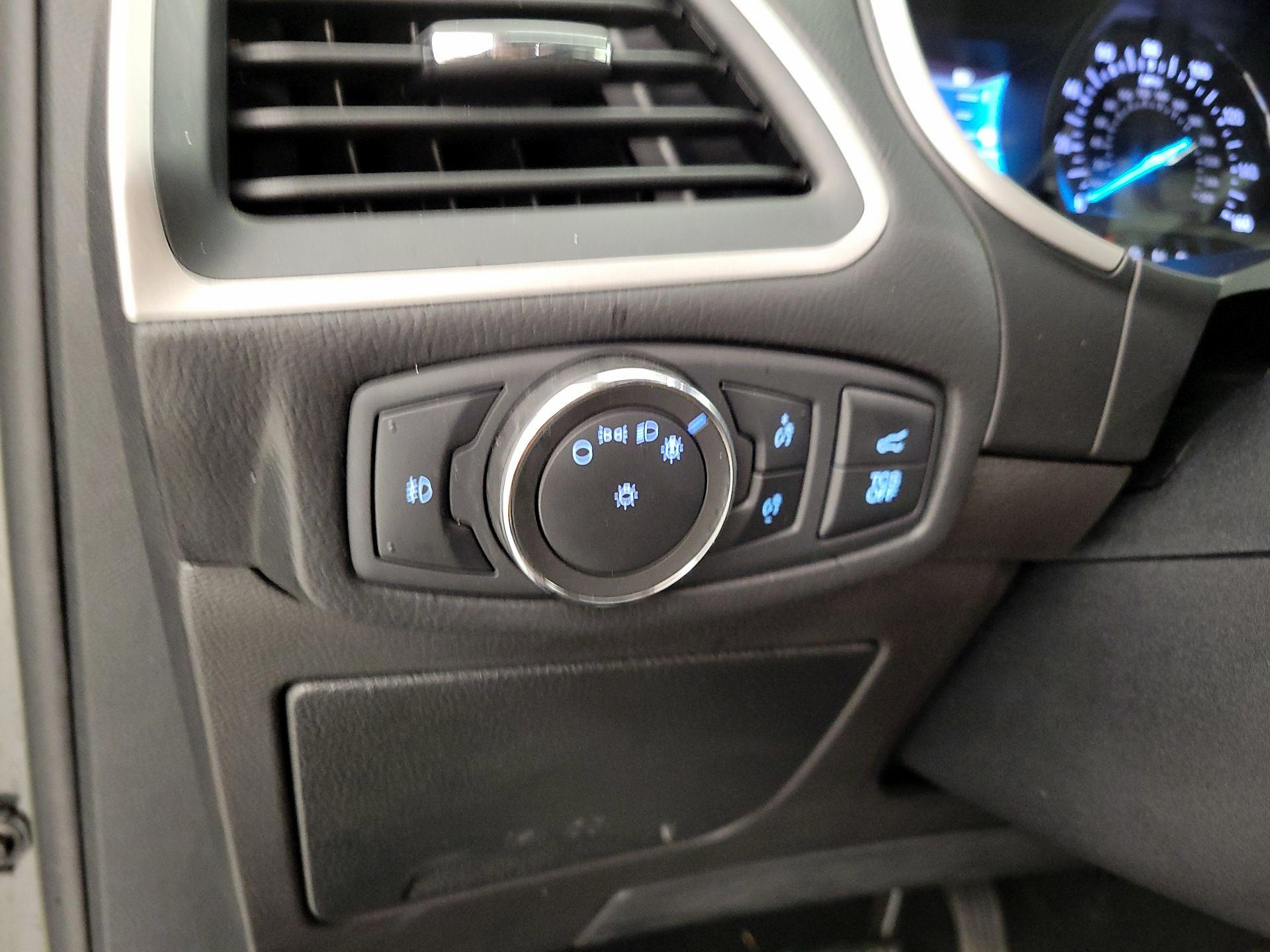 Thumbnail: 2019 Ford Edge - 13