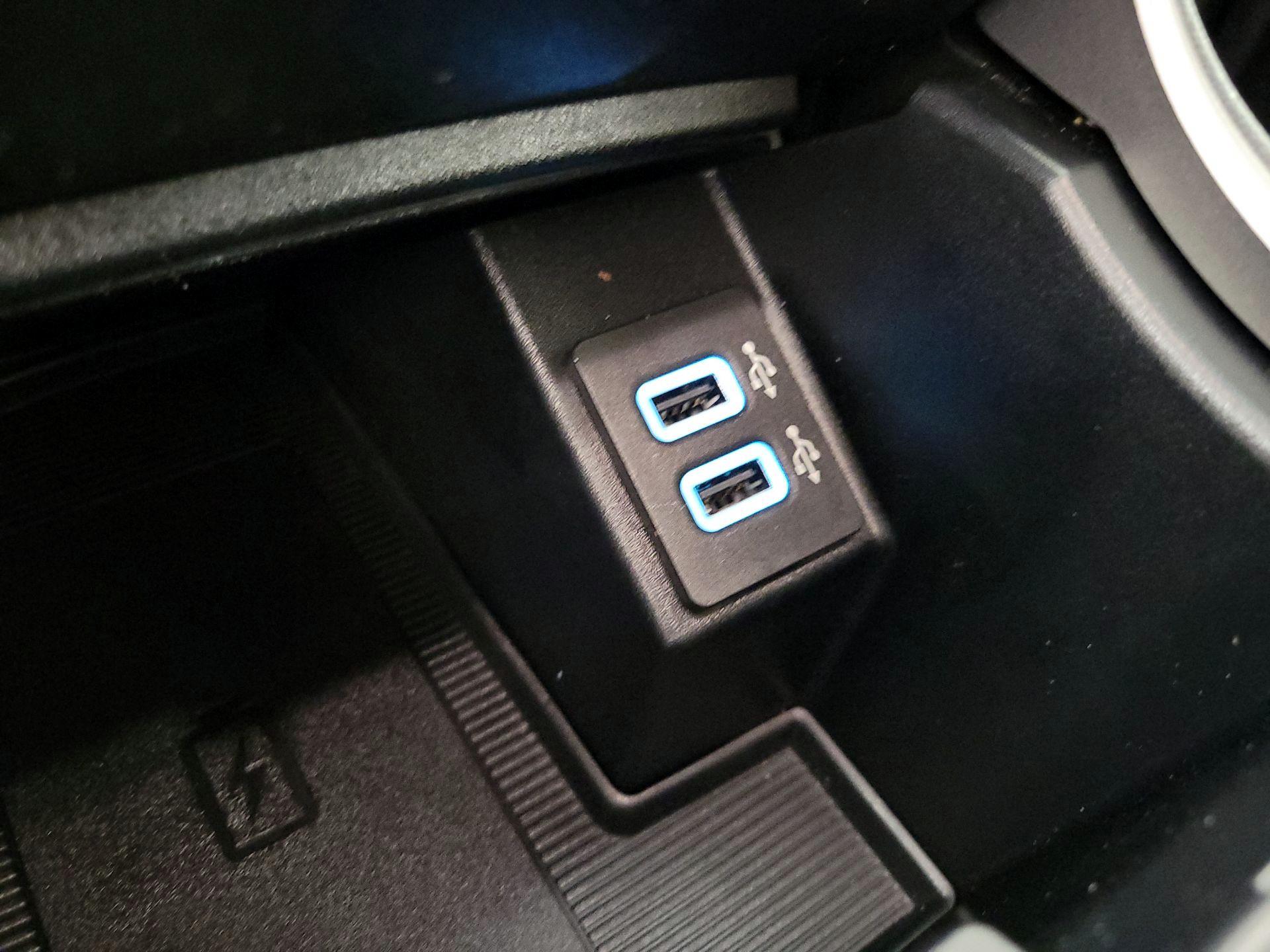 Thumbnail: 2019 Ford Edge - 19