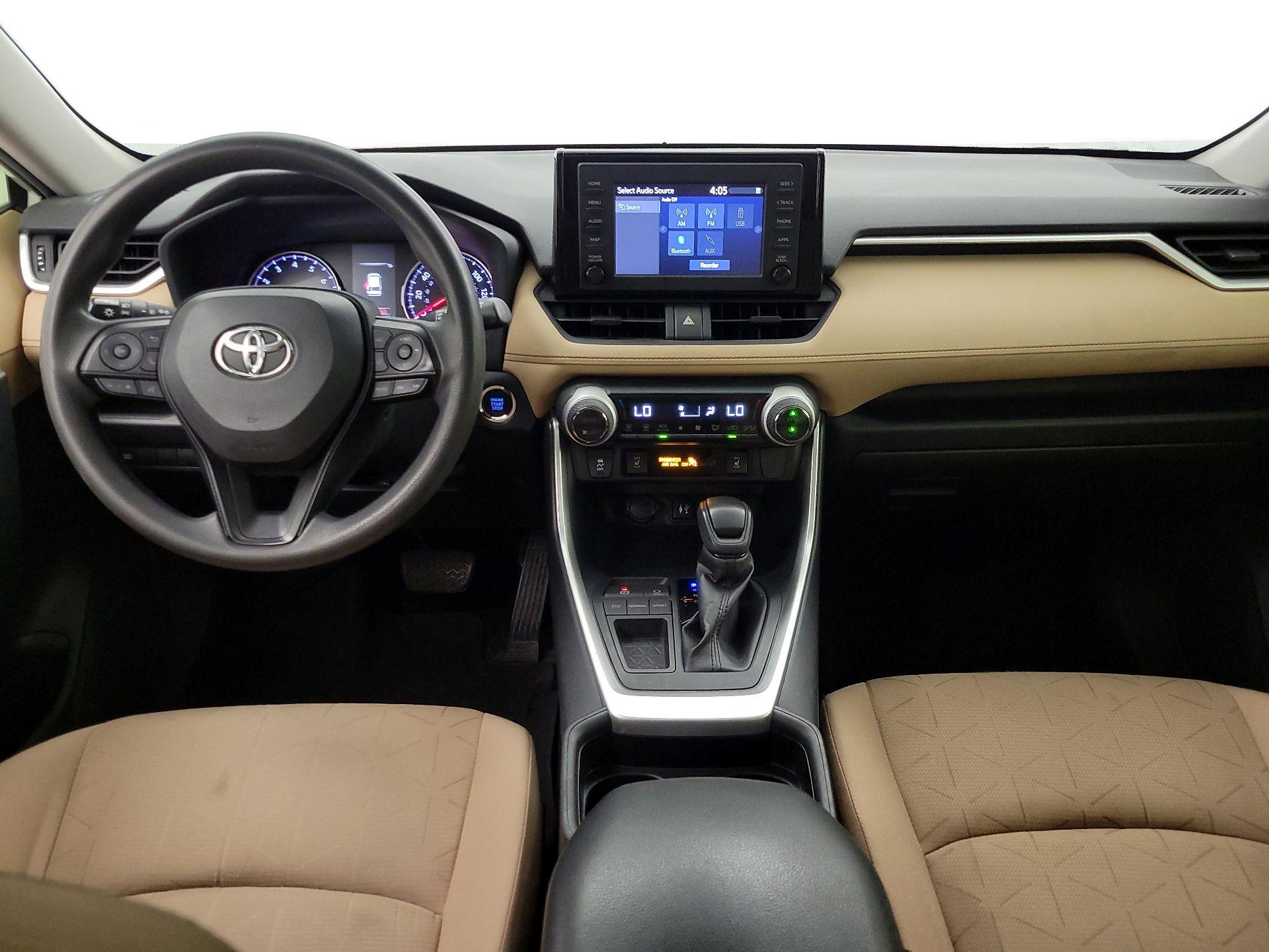 Thumbnail: 2019 Toyota RAV4 - 9