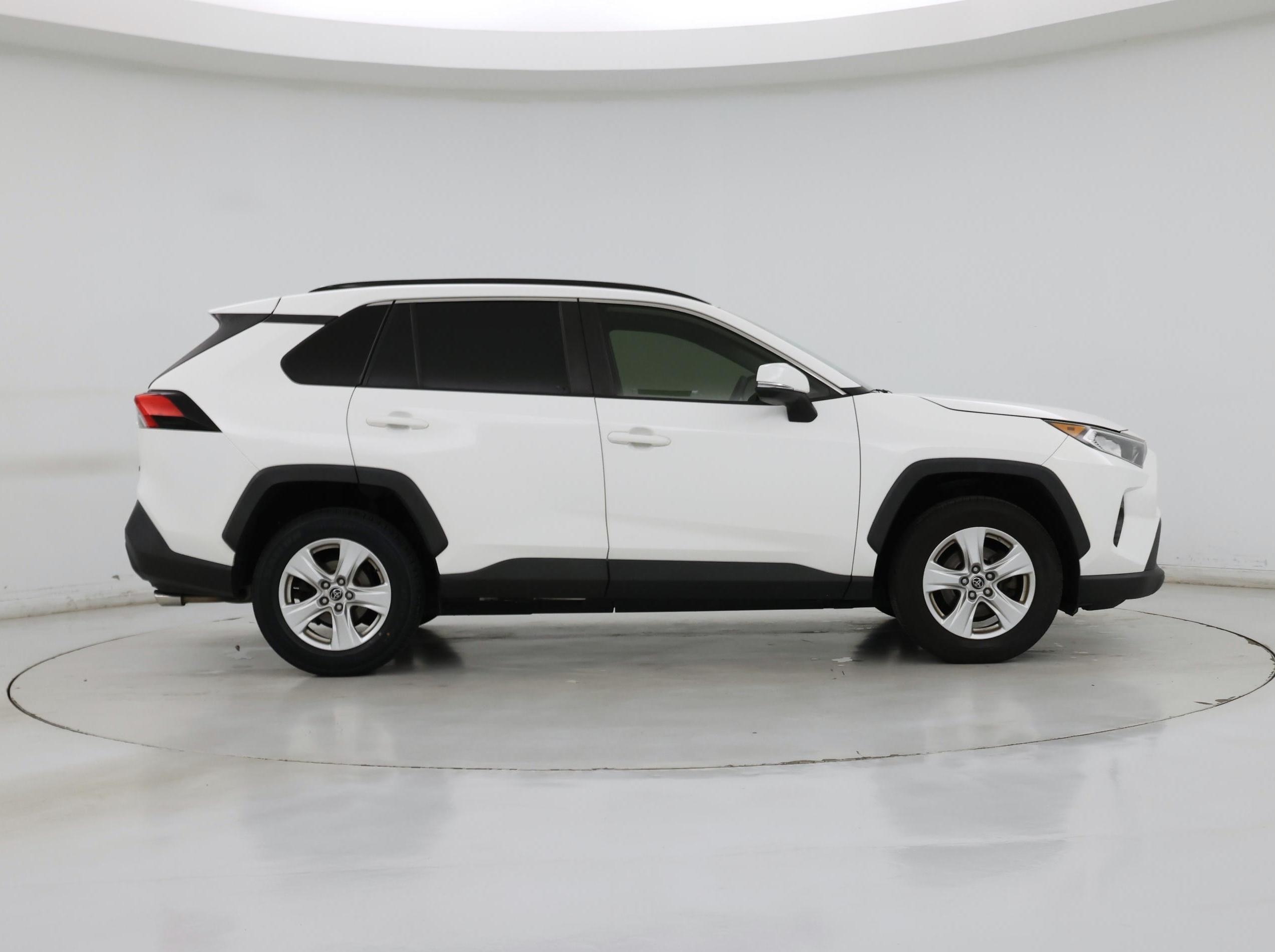 Thumbnail: 2019 Toyota RAV4 - 7