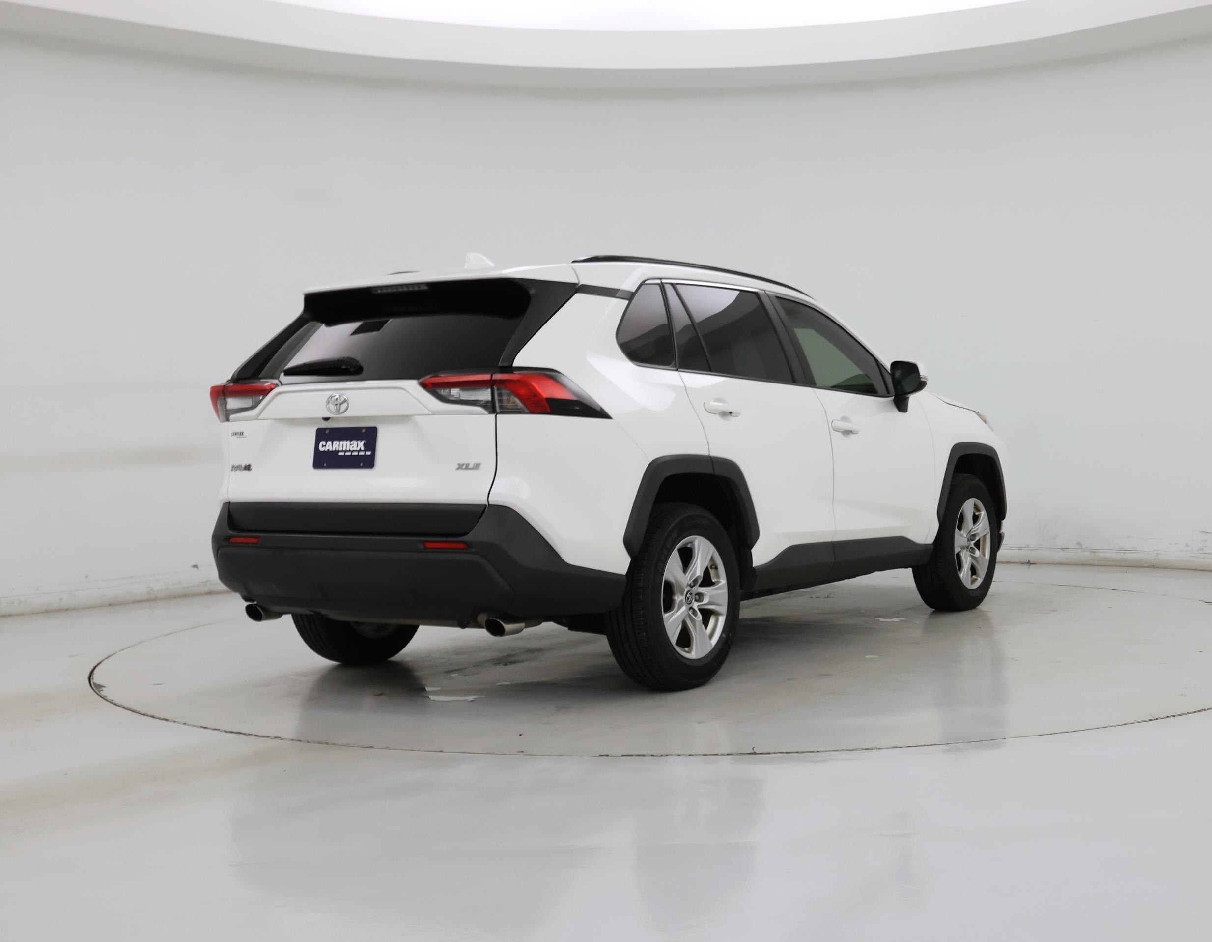 Thumbnail: 2019 Toyota RAV4 - 8