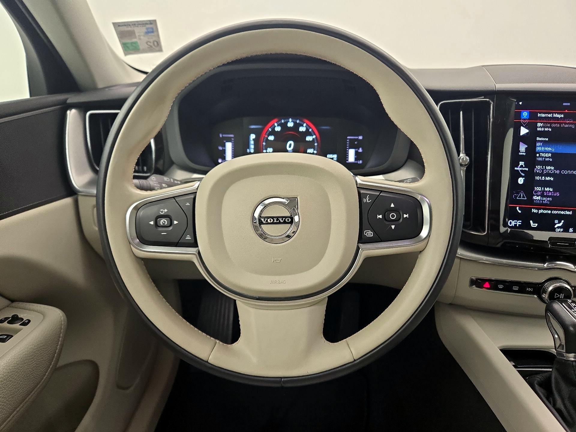 Thumbnail: 2019 Volvo XC60 - 10