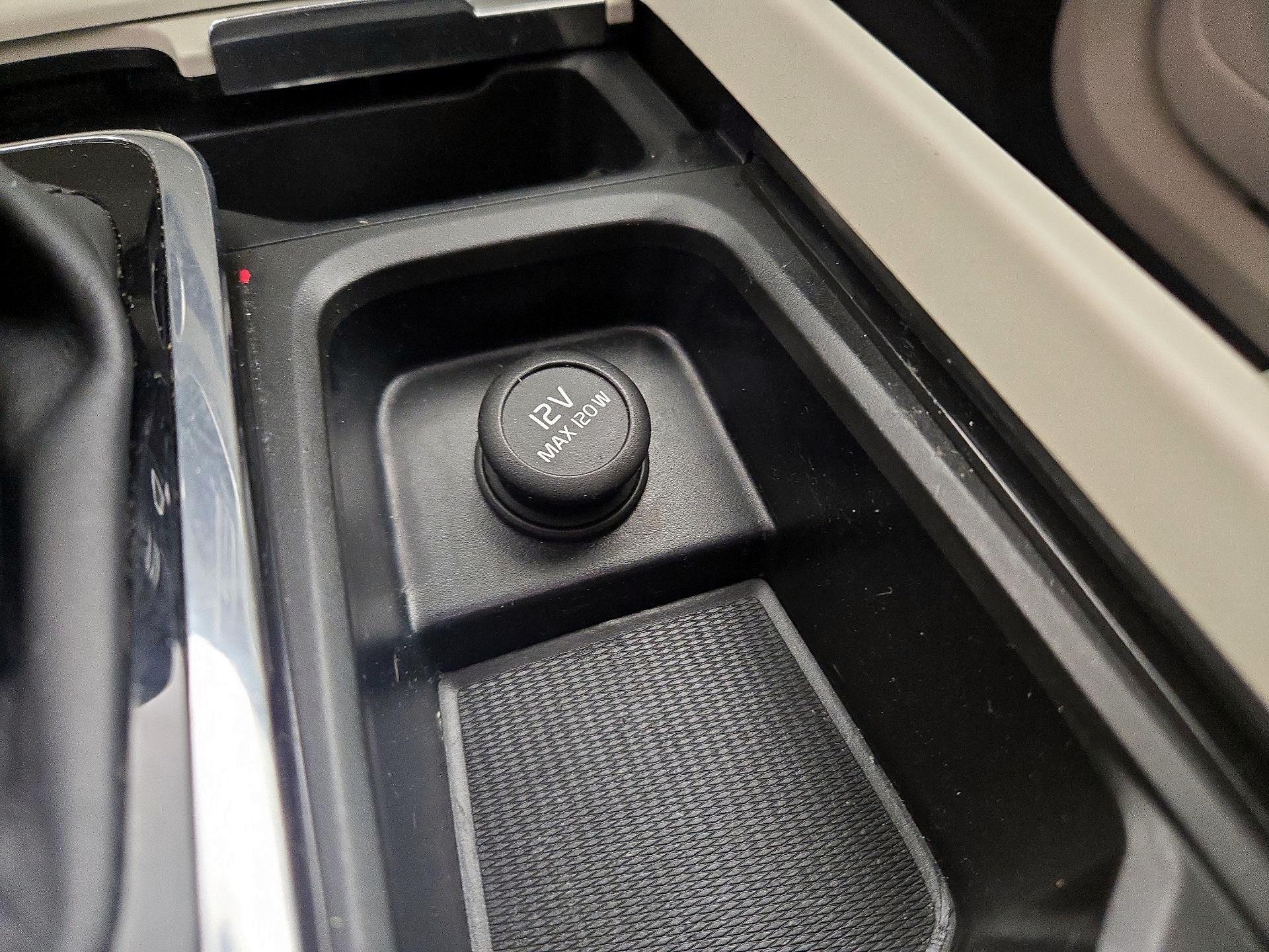 Thumbnail: 2019 Volvo XC60 - 18