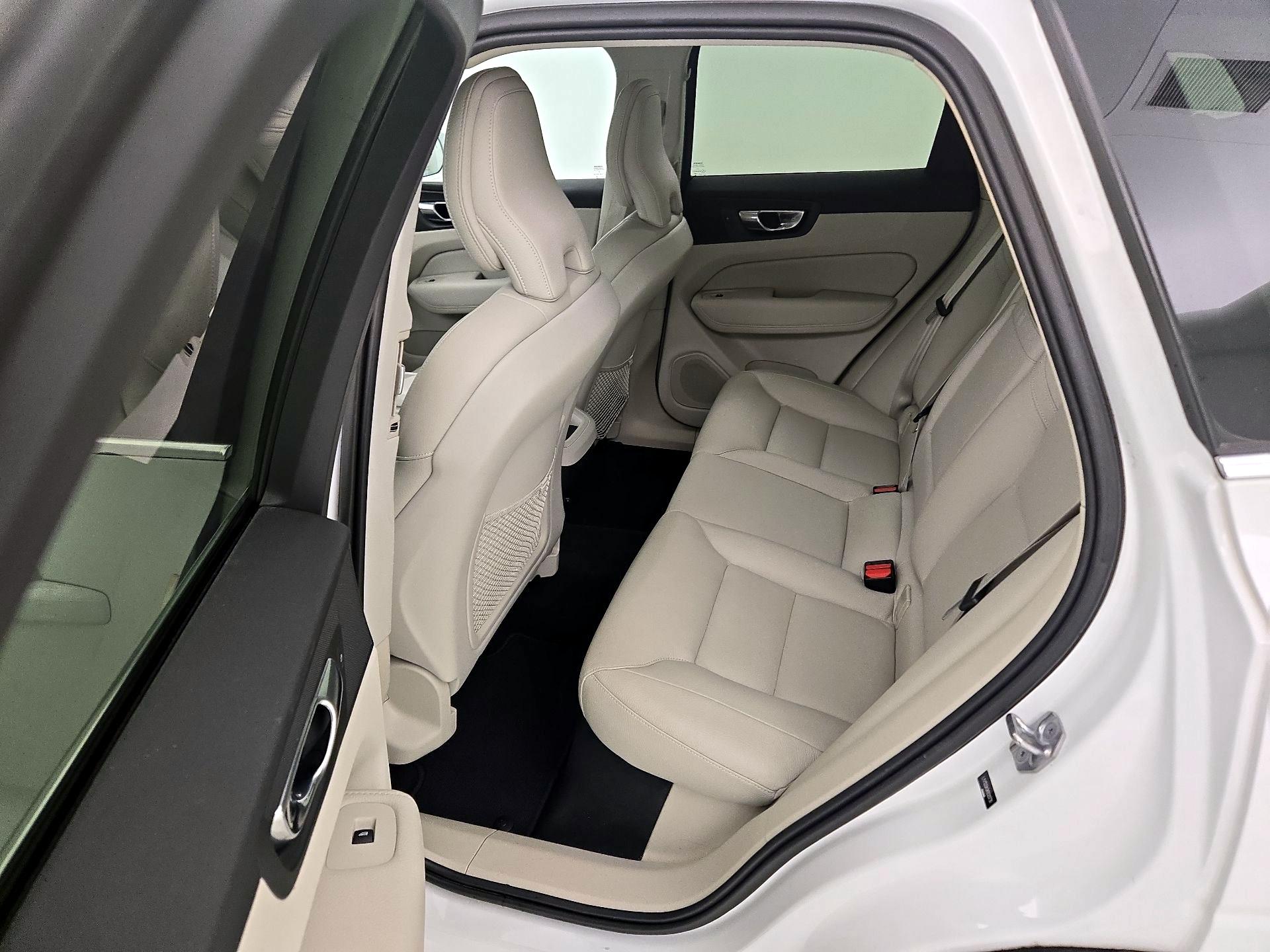 Thumbnail: 2019 Volvo XC60 - 20