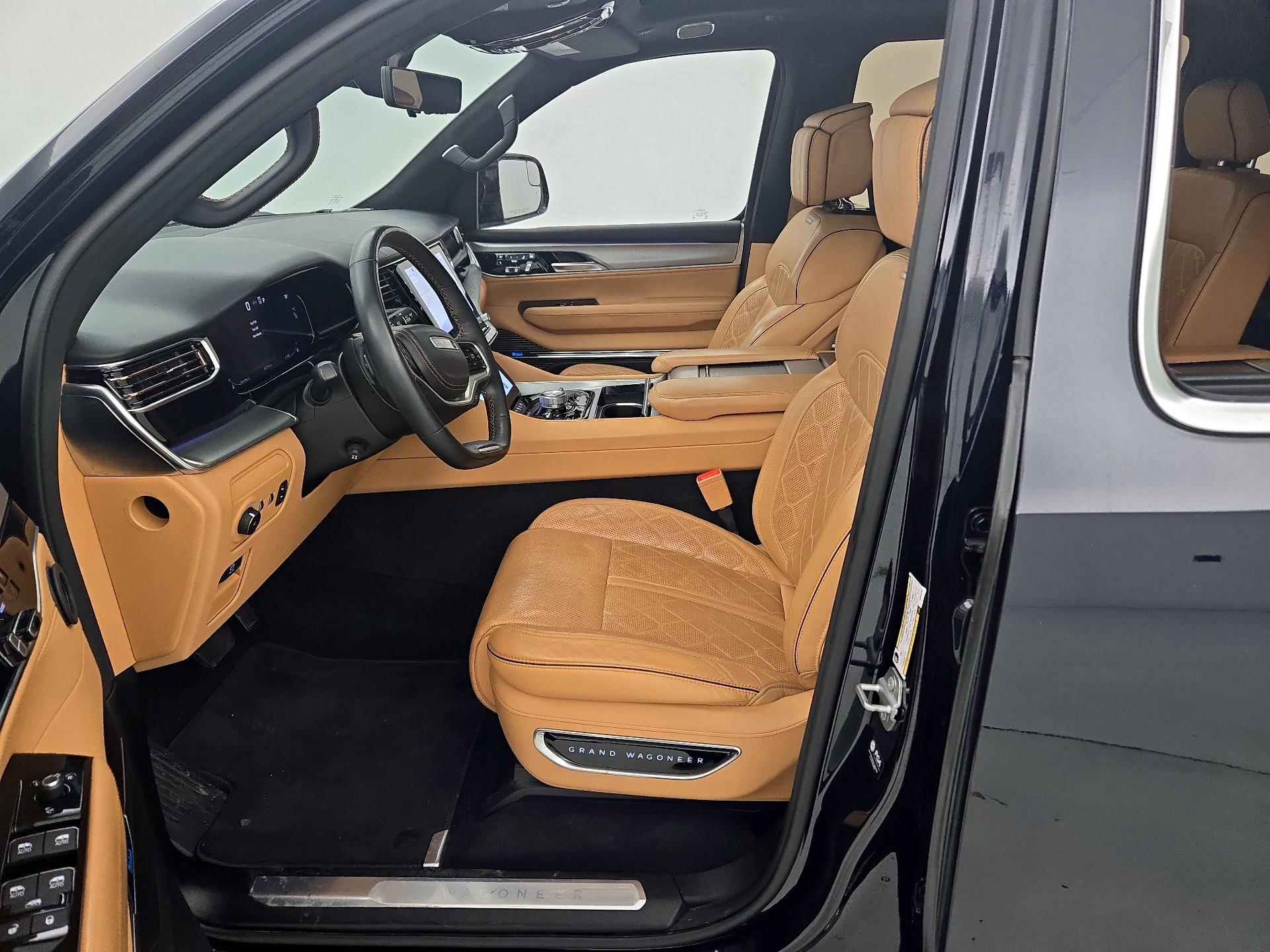 Thumbnail: 2023 Jeep Grand Wagoneer L - 11