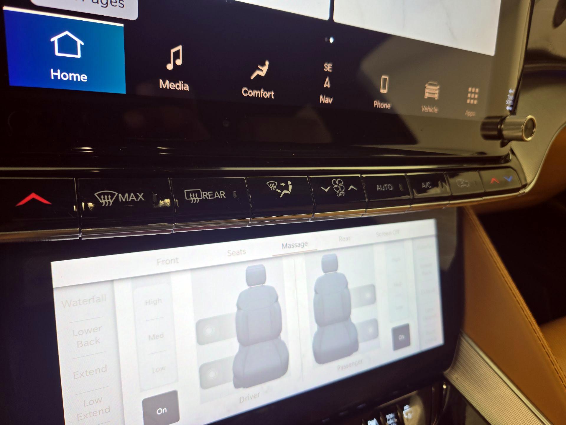 Thumbnail: 2023 Jeep Grand Wagoneer L - 17