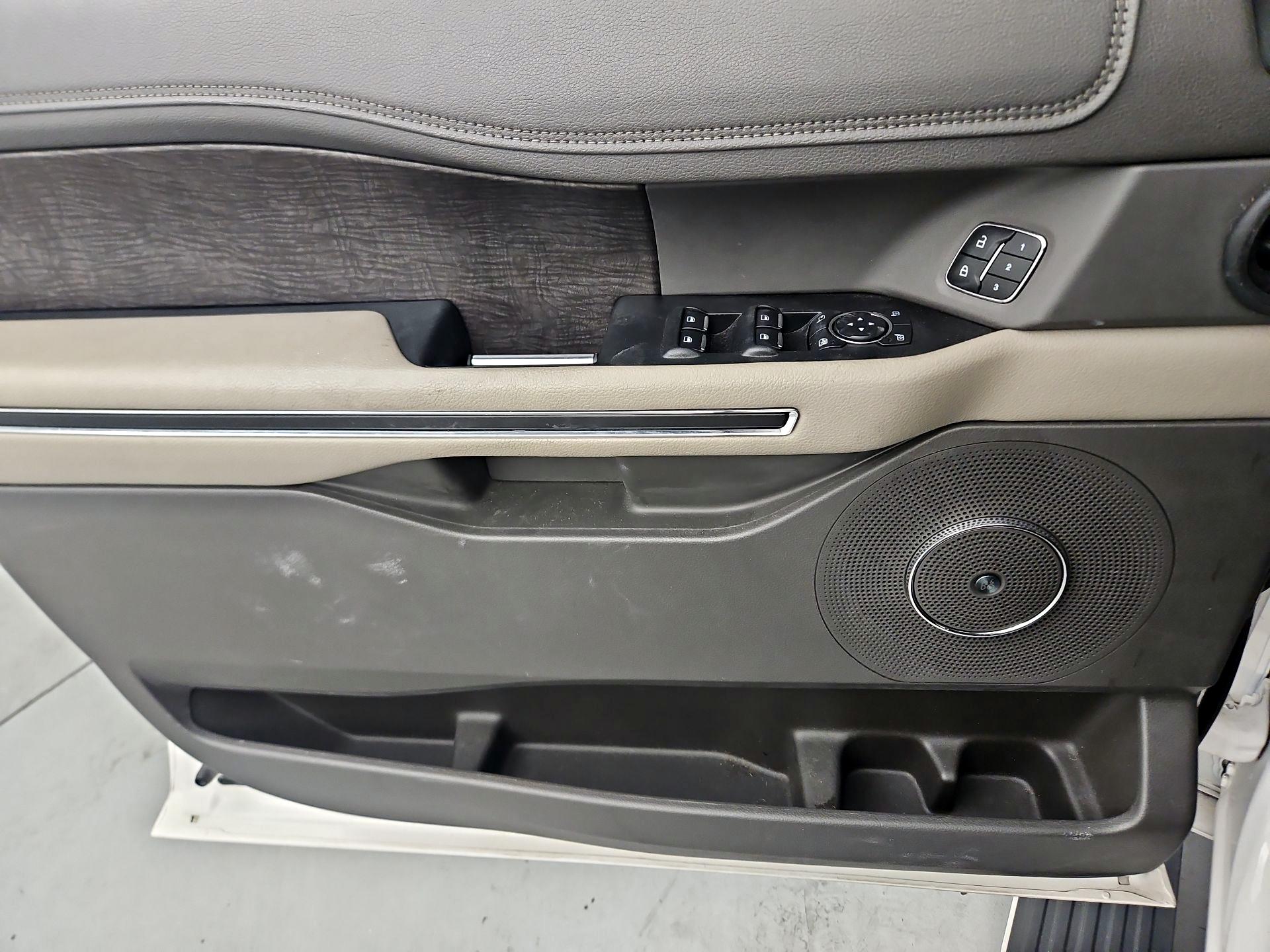 Thumbnail: 2019 Ford Expedition - 12