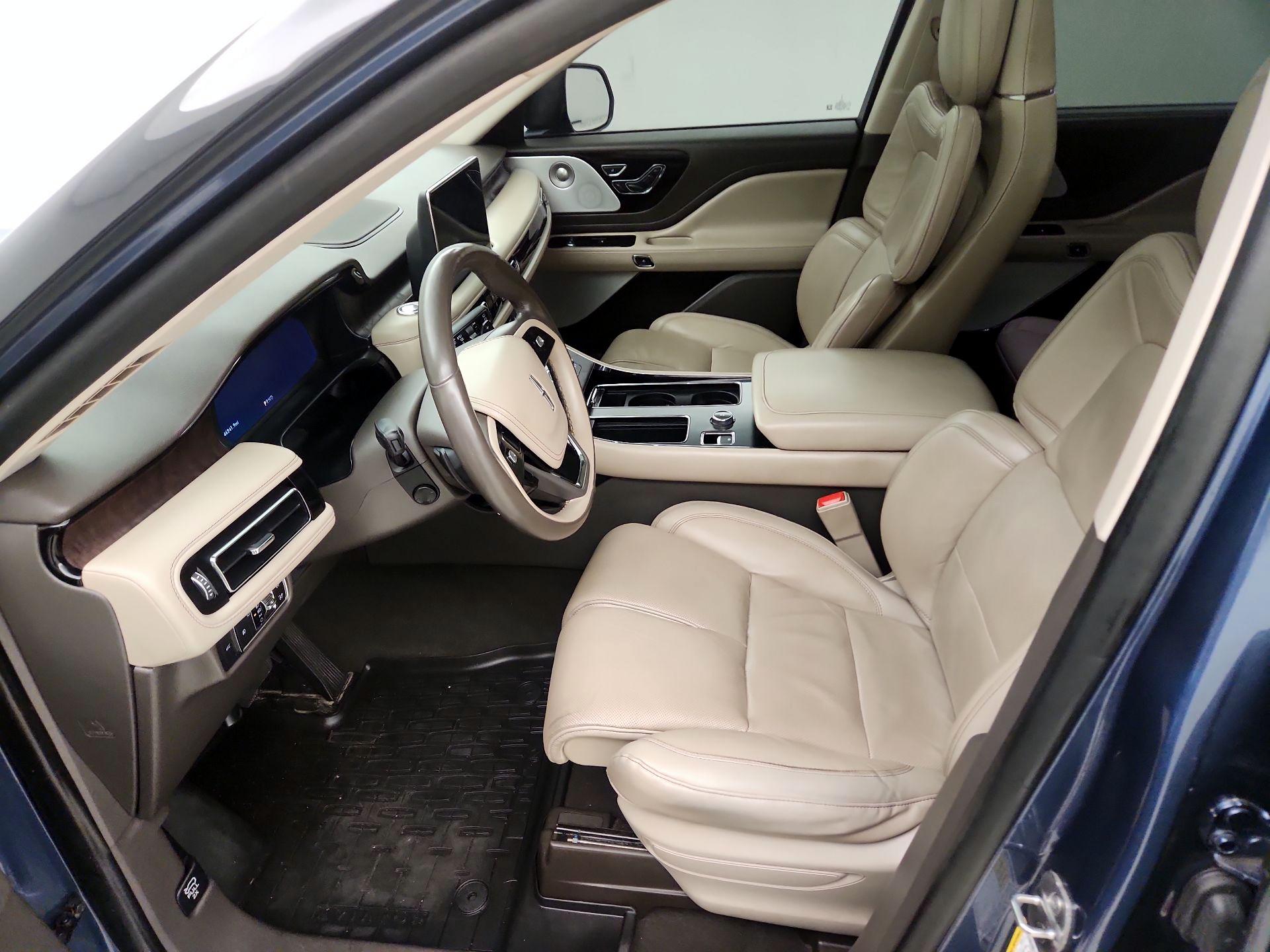 Thumbnail: 2020 Lincoln Aviator - 11